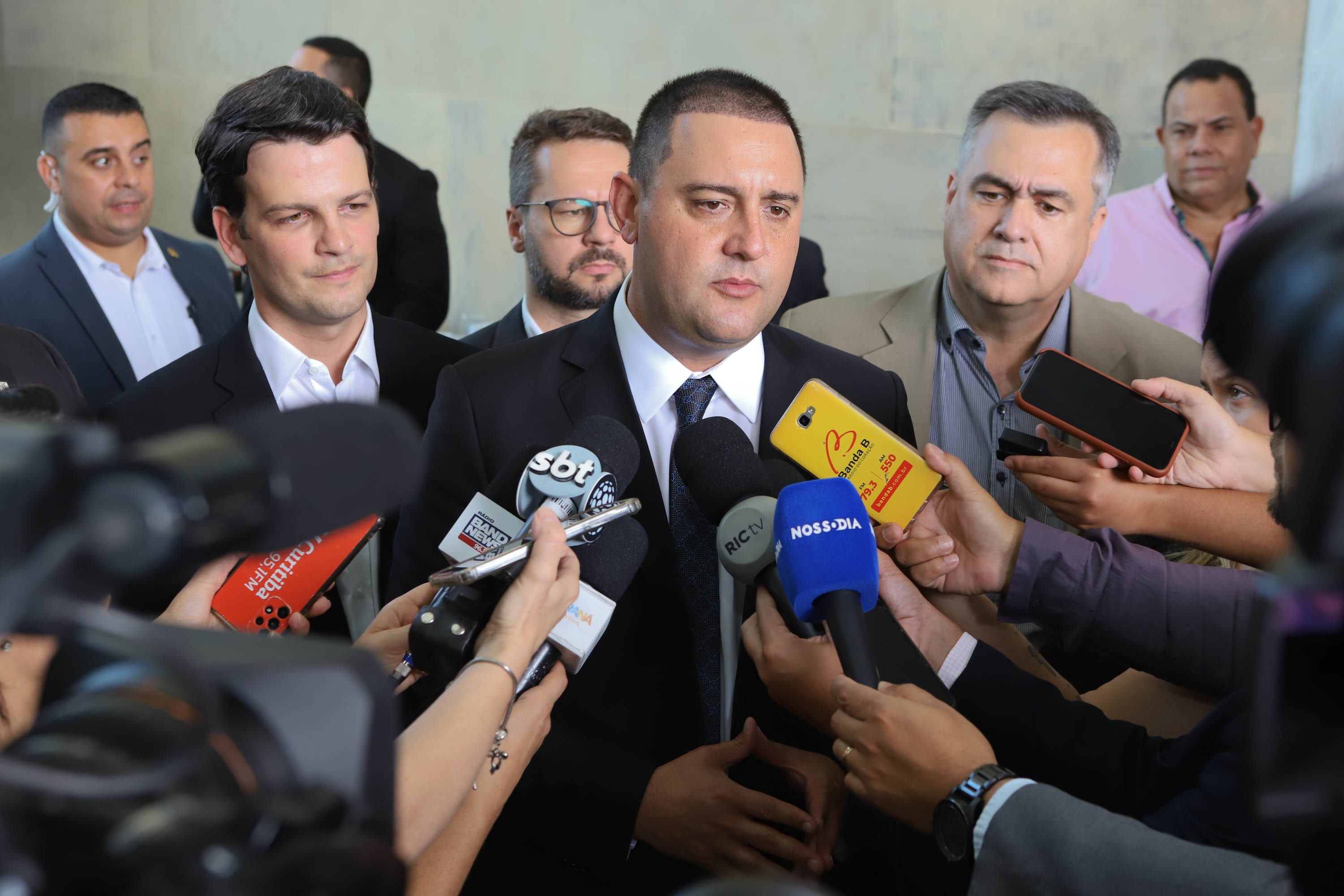 O governador Carlos Massa Ratinho Junior assinou nesta sexta-feira (3) o repasse de R$ 99,5 milhões para investimentos em diversas áreas da saúde do município de Curitiba.