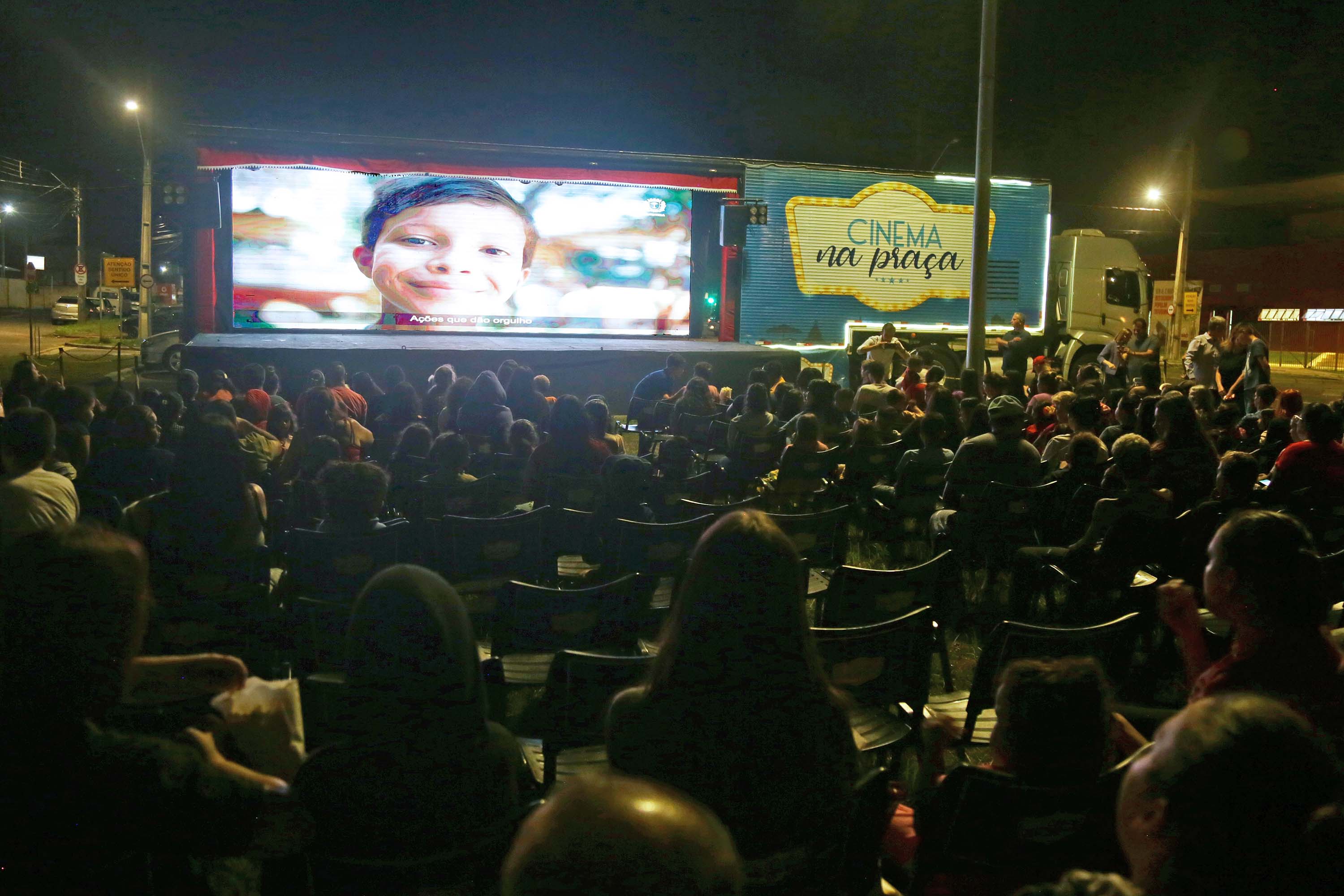 Cinema na Praça Curitiba