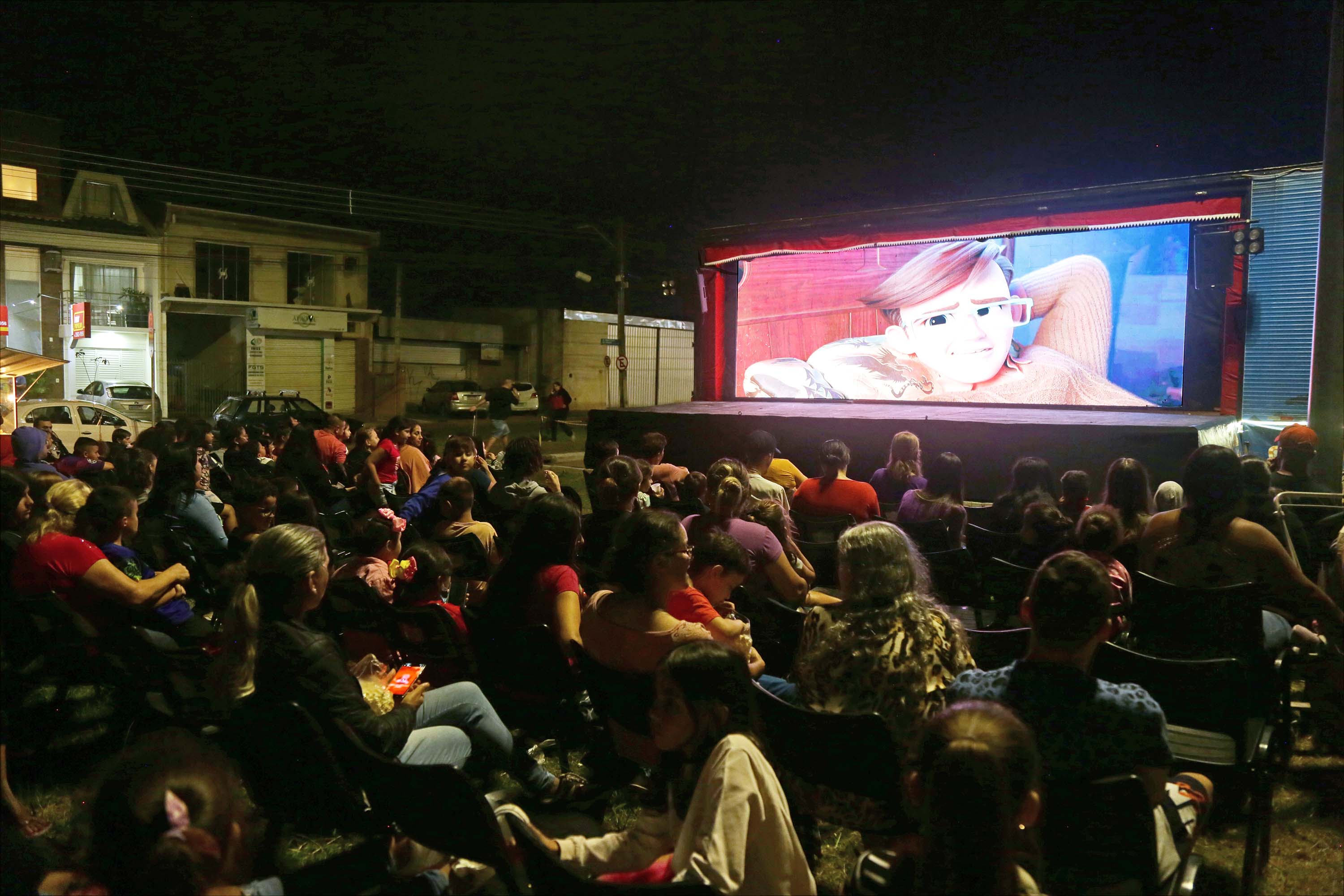 Cinema na Praça Curitiba
