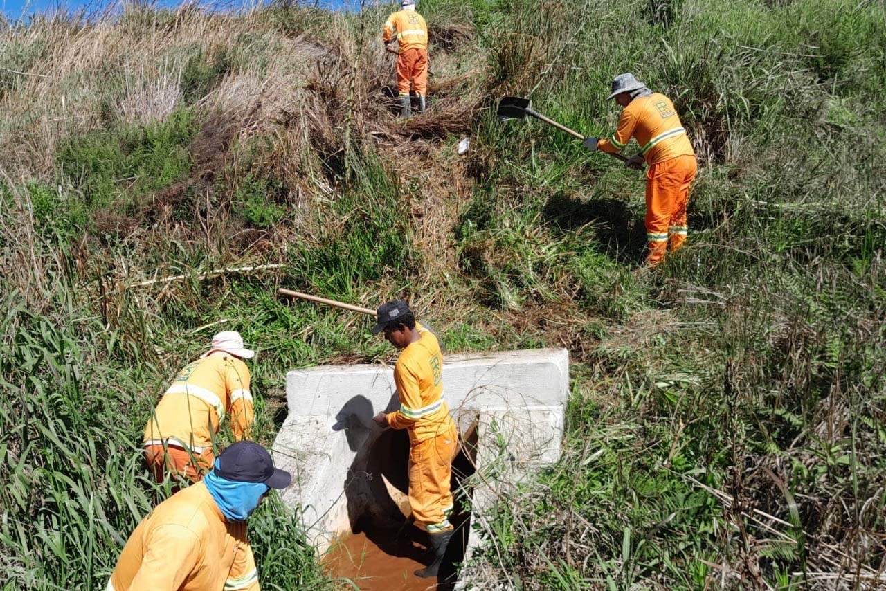 DER/PR recupera rapidamente quedas de barreiras em rodovia nos Campos Gerais