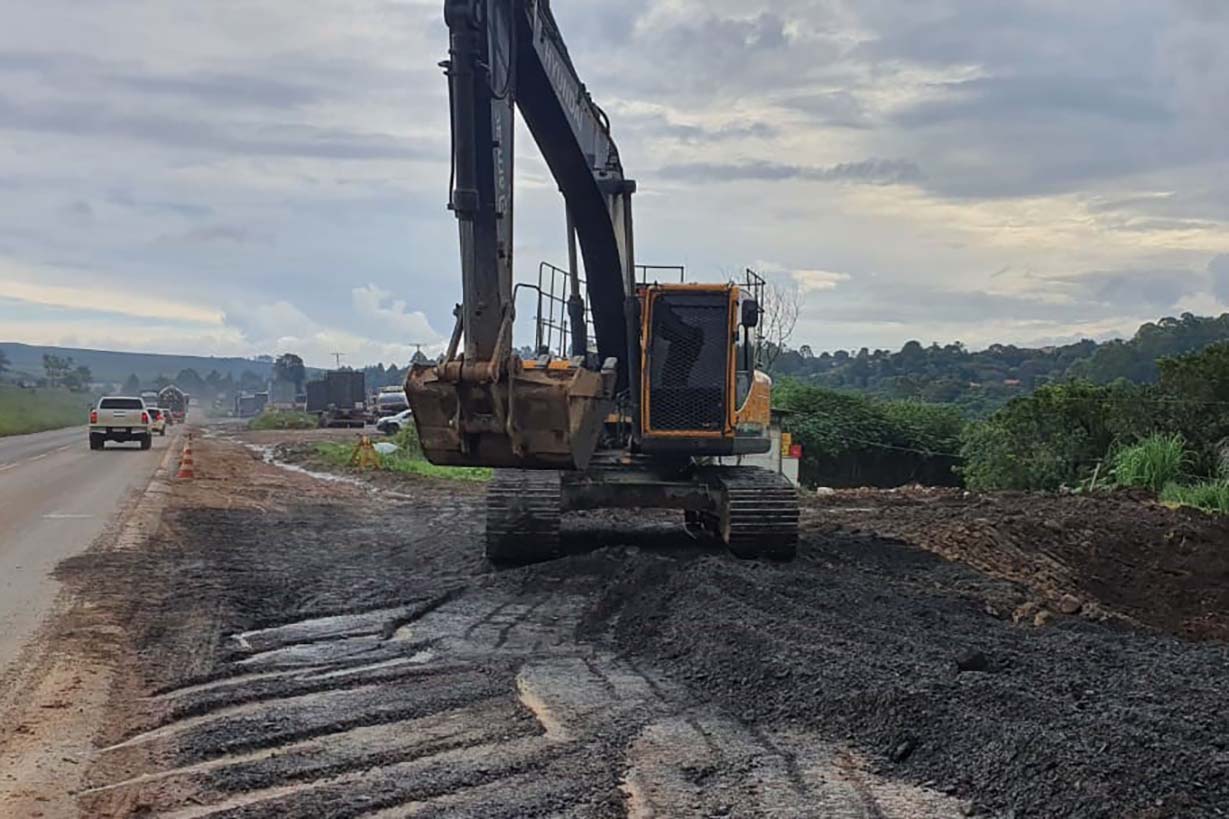 DER/PR recupera rapidamente quedas de barreiras em rodovia nos Campos Gerais