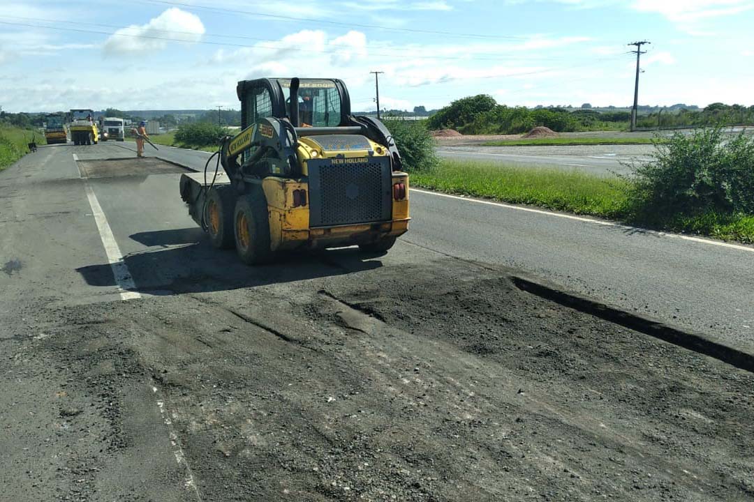 DER/PR recupera rapidamente quedas de barreiras em rodovia nos Campos Gerais