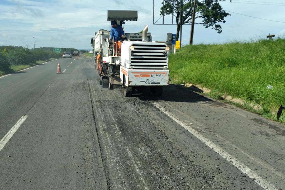 DER/PR recupera rapidamente quedas de barreiras em rodovia nos Campos Gerais