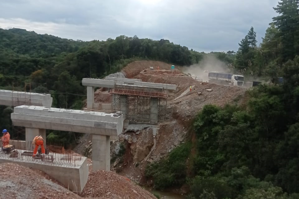 Duplicação da Rodovia dos Minérios atinge 53% de execução