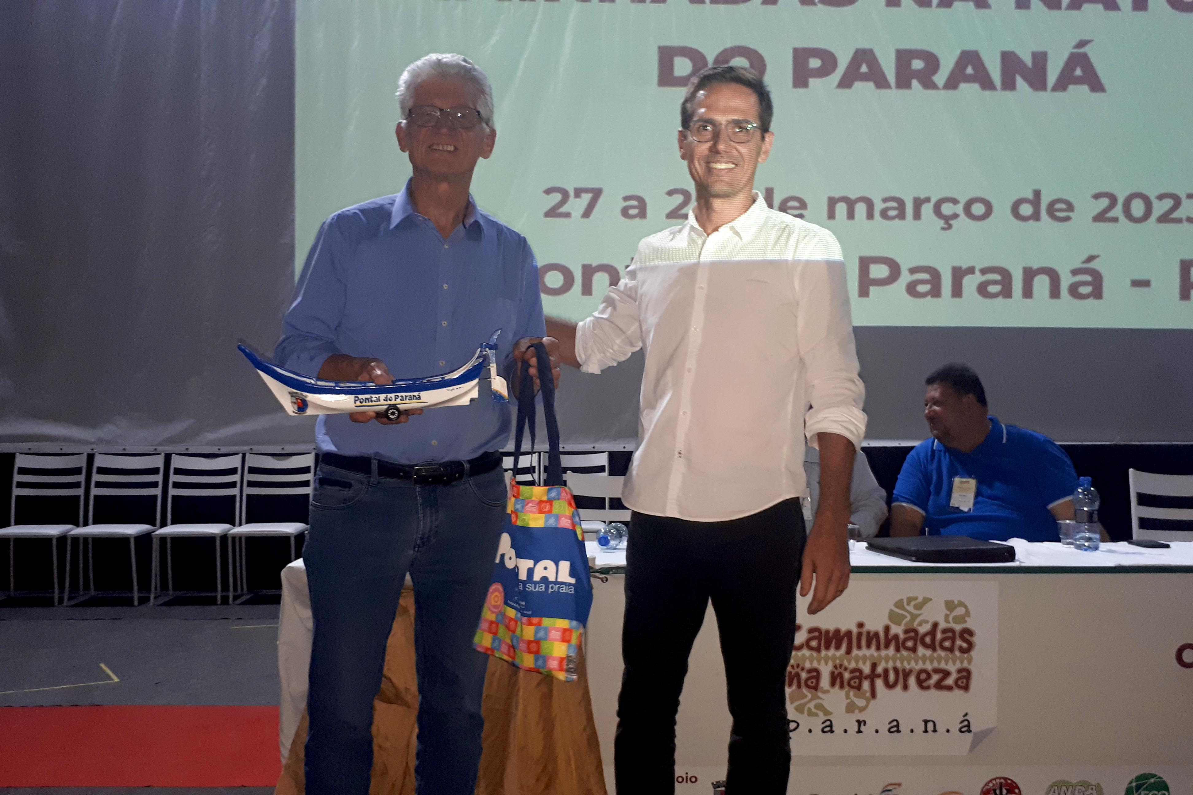 4º Encontro de Organizadores de Caminhadas da Natureza, iniciado nesta segunda-feira (27) e que se estende até quarta (29), em Pontal do Paraná