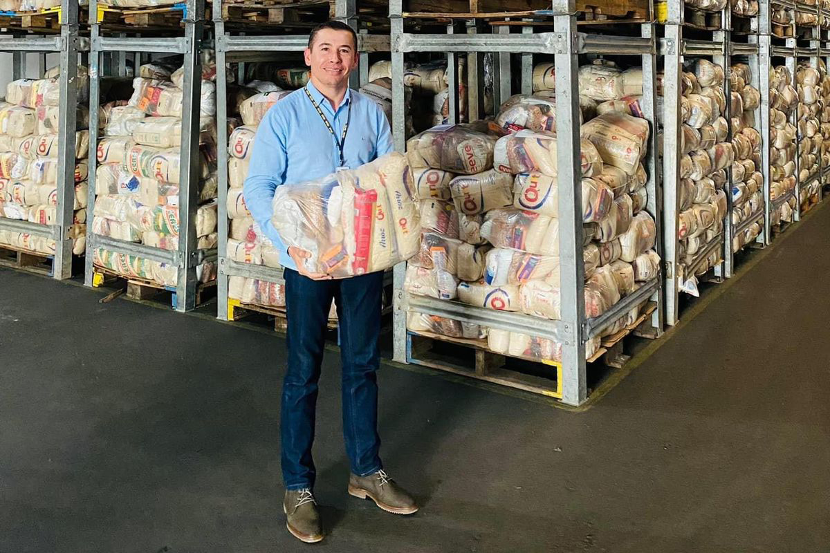 Entrega de cestas para quilombas