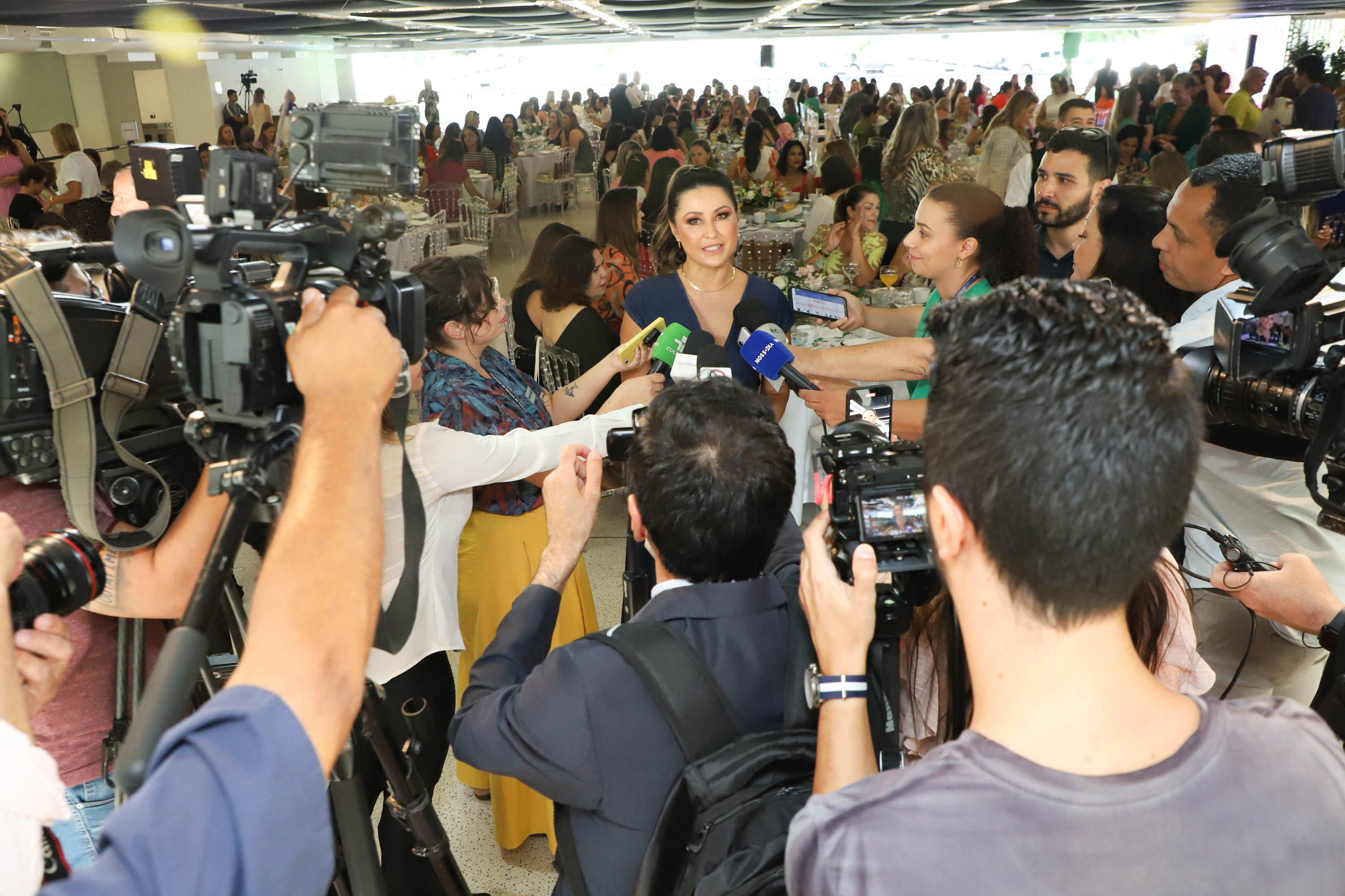 A primeira-dama do Paraná, Luciana Saito Massa, presidiu nesta terça-feira (21) o II Encontro das Primeiras-Damas do Paraná — A Força da Mulher Paranaense, no Museu Oscar Niemeyer, em Curitiba.