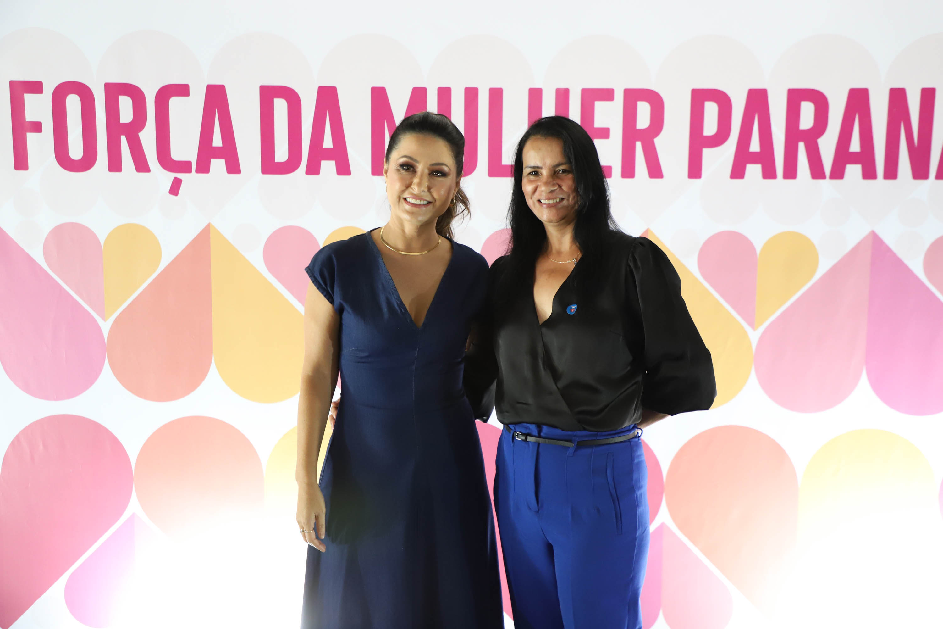 A primeira-dama do Paraná, Luciana Saito Massa, presidiu nesta terça-feira (21) o II Encontro das Primeiras-Damas do Paraná — A Força da Mulher Paranaense, no Museu Oscar Niemeyer, em Curitiba.