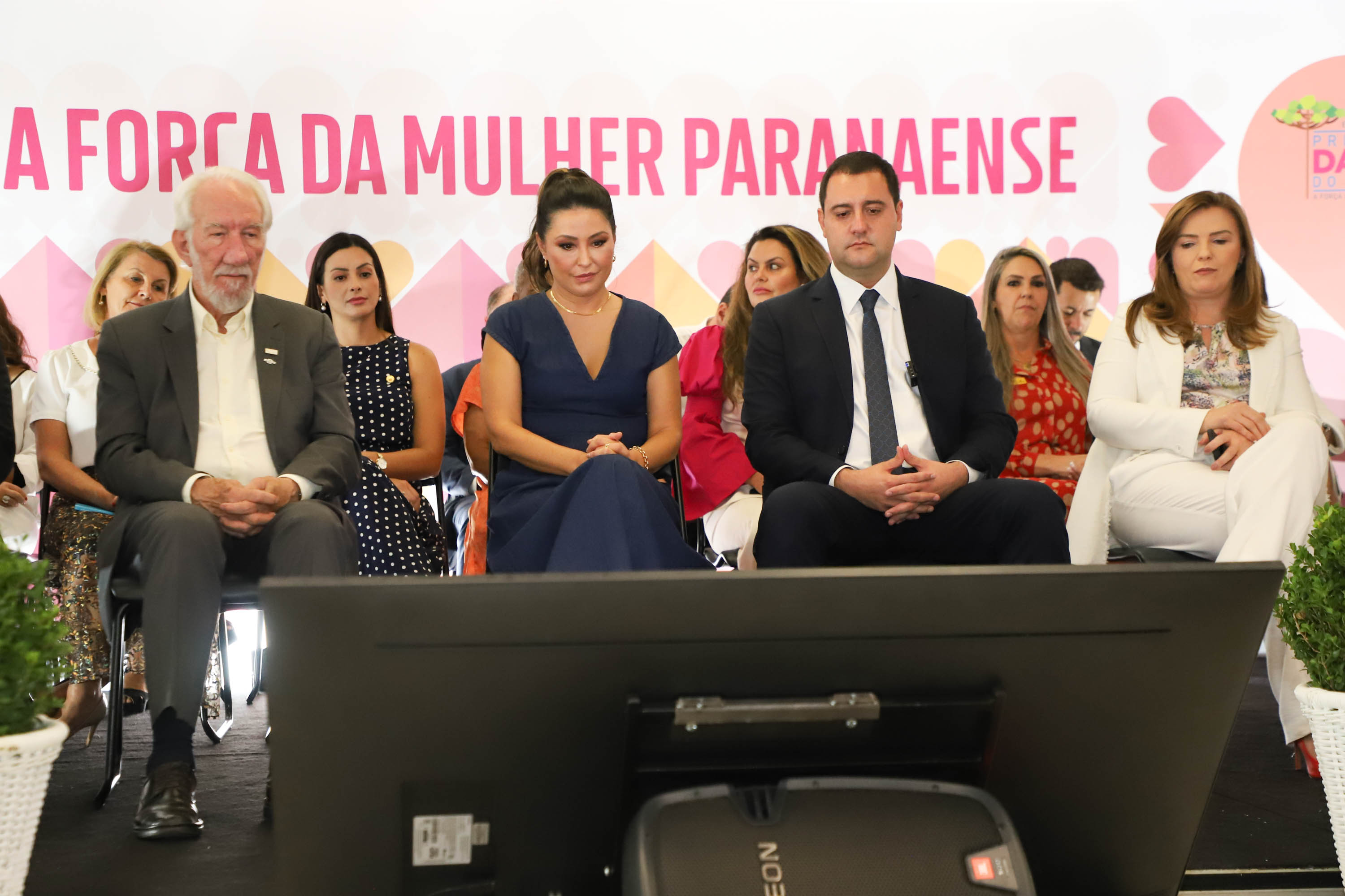 A primeira-dama do Paraná, Luciana Saito Massa, presidiu nesta terça-feira (21) o II Encontro das Primeiras-Damas do Paraná — A Força da Mulher Paranaense, no Museu Oscar Niemeyer, em Curitiba.