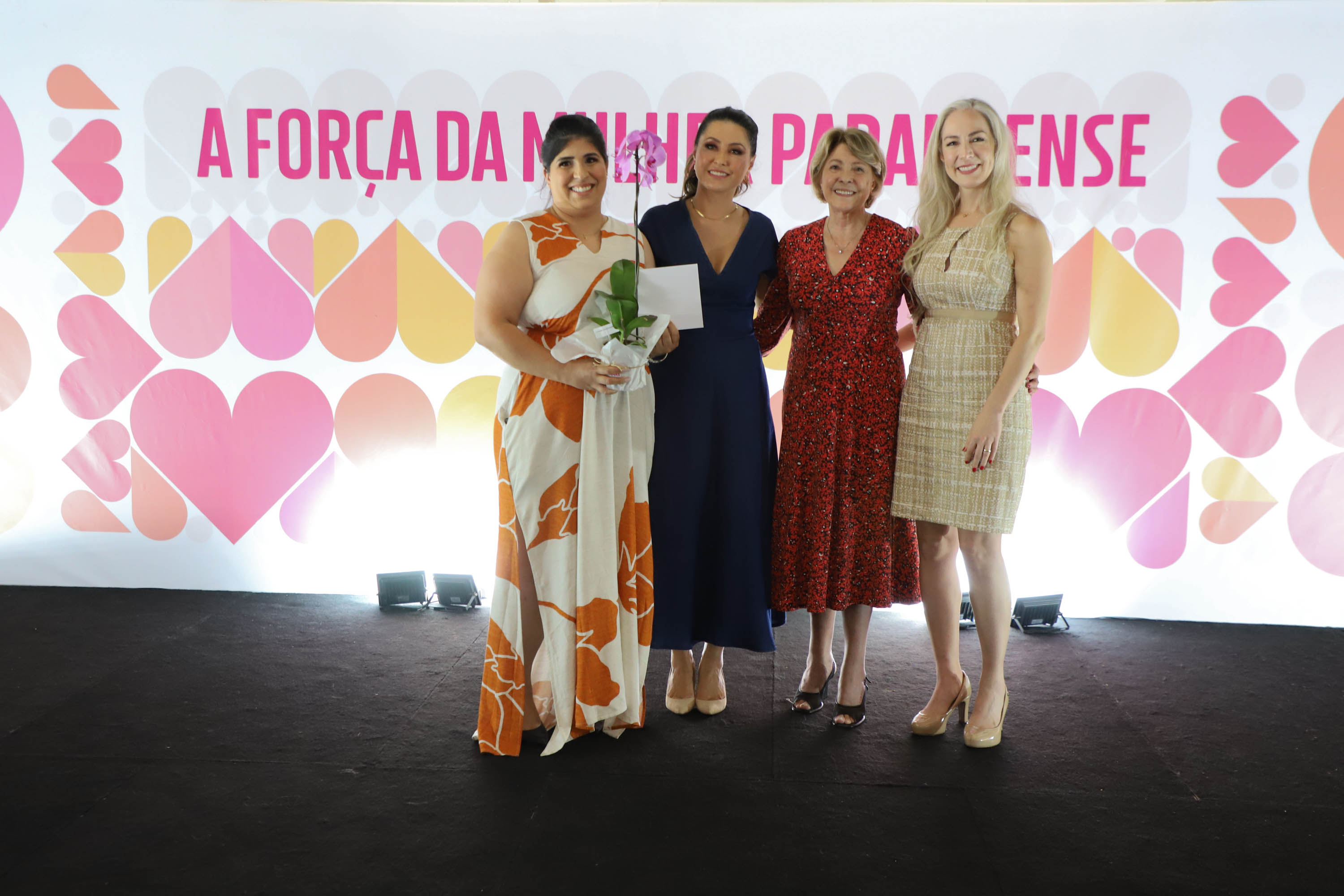 A primeira-dama do Paraná, Luciana Saito Massa, presidiu nesta terça-feira (21) o II Encontro das Primeiras-Damas do Paraná — A Força da Mulher Paranaense, no Museu Oscar Niemeyer, em Curitiba.