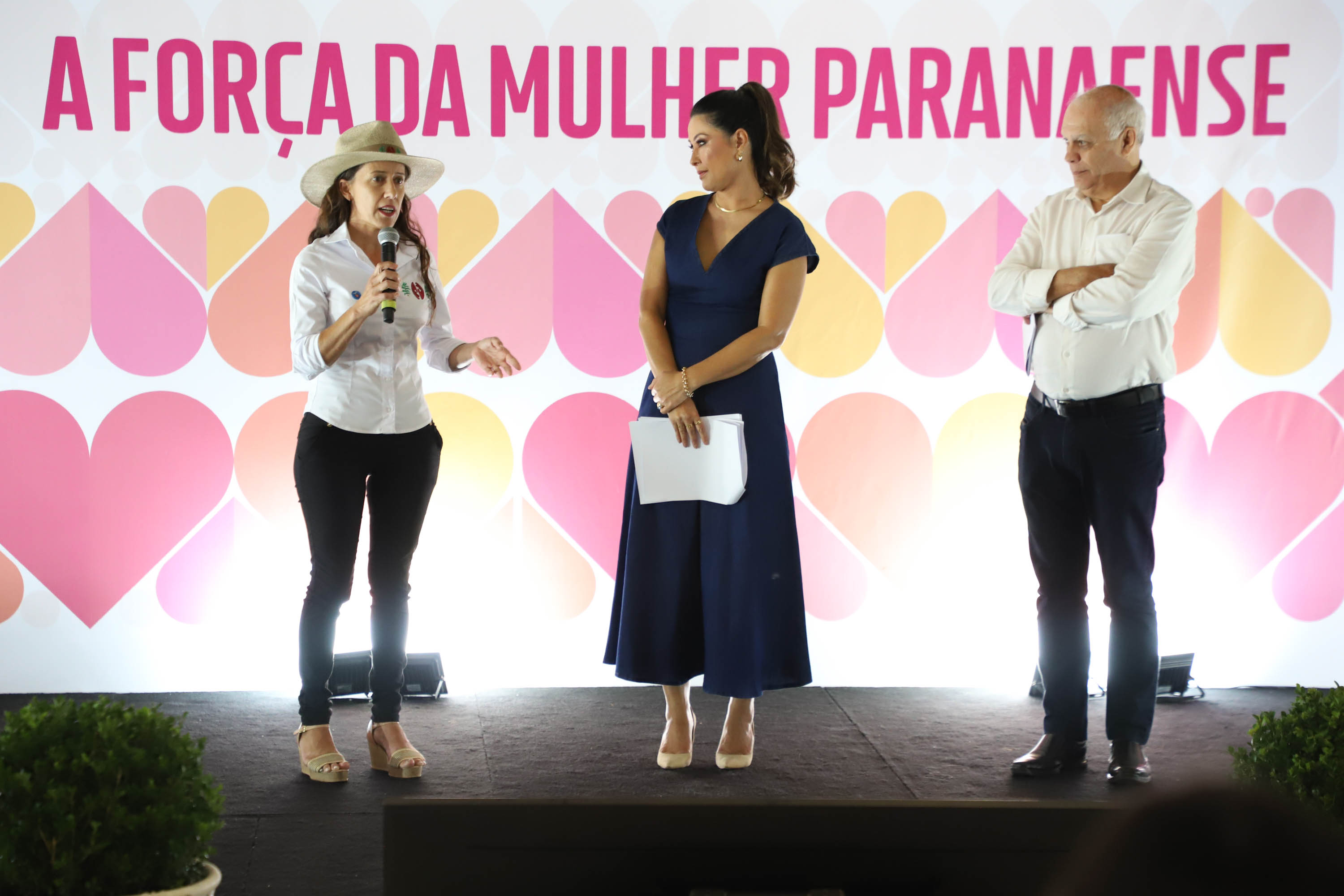 A primeira-dama do Paraná, Luciana Saito Massa, presidiu nesta terça-feira (21) o II Encontro das Primeiras-Damas do Paraná — A Força da Mulher Paranaense, no Museu Oscar Niemeyer, em Curitiba.