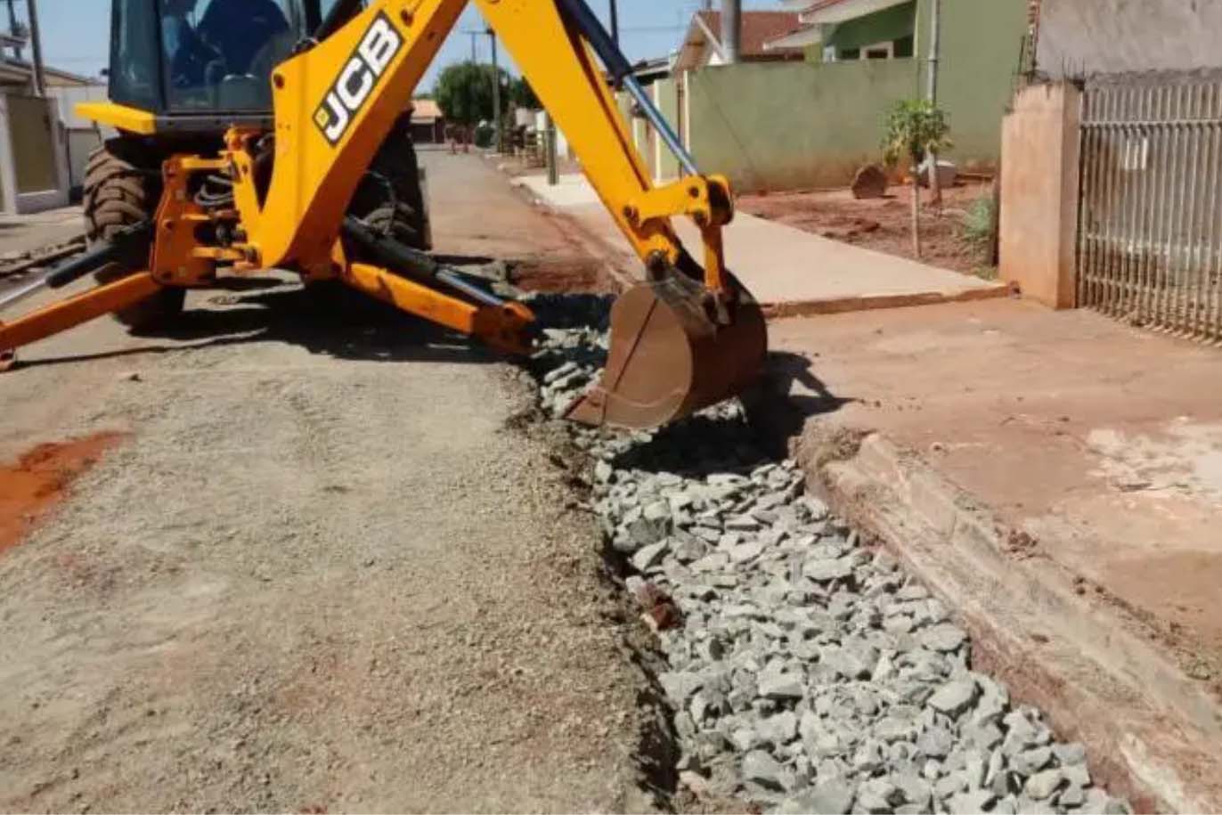 Obras em andamento realizadas em Bela Vista do Paraíso com recursos do Governo do Estado