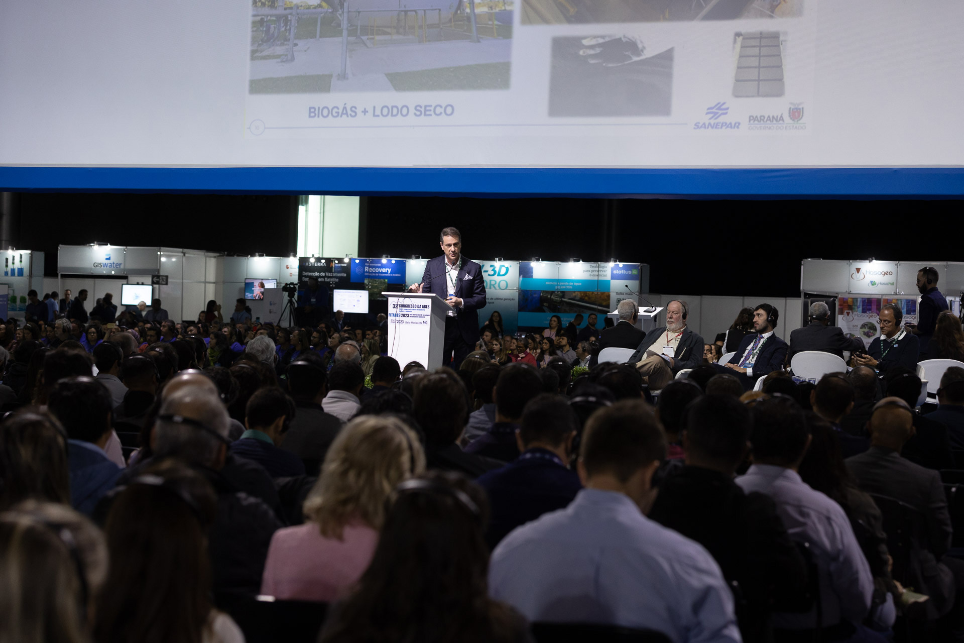 Sanepar apresenta ações sobre marco do saneamento e ganha prêmios em congresso nacional