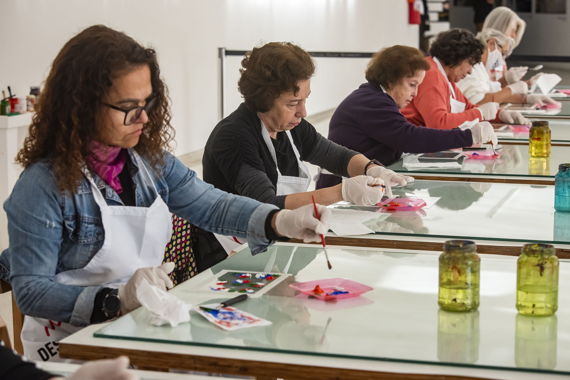 Público com mais de 60 anos terá encontro especial no MON com a artista Leila Pugnaloni