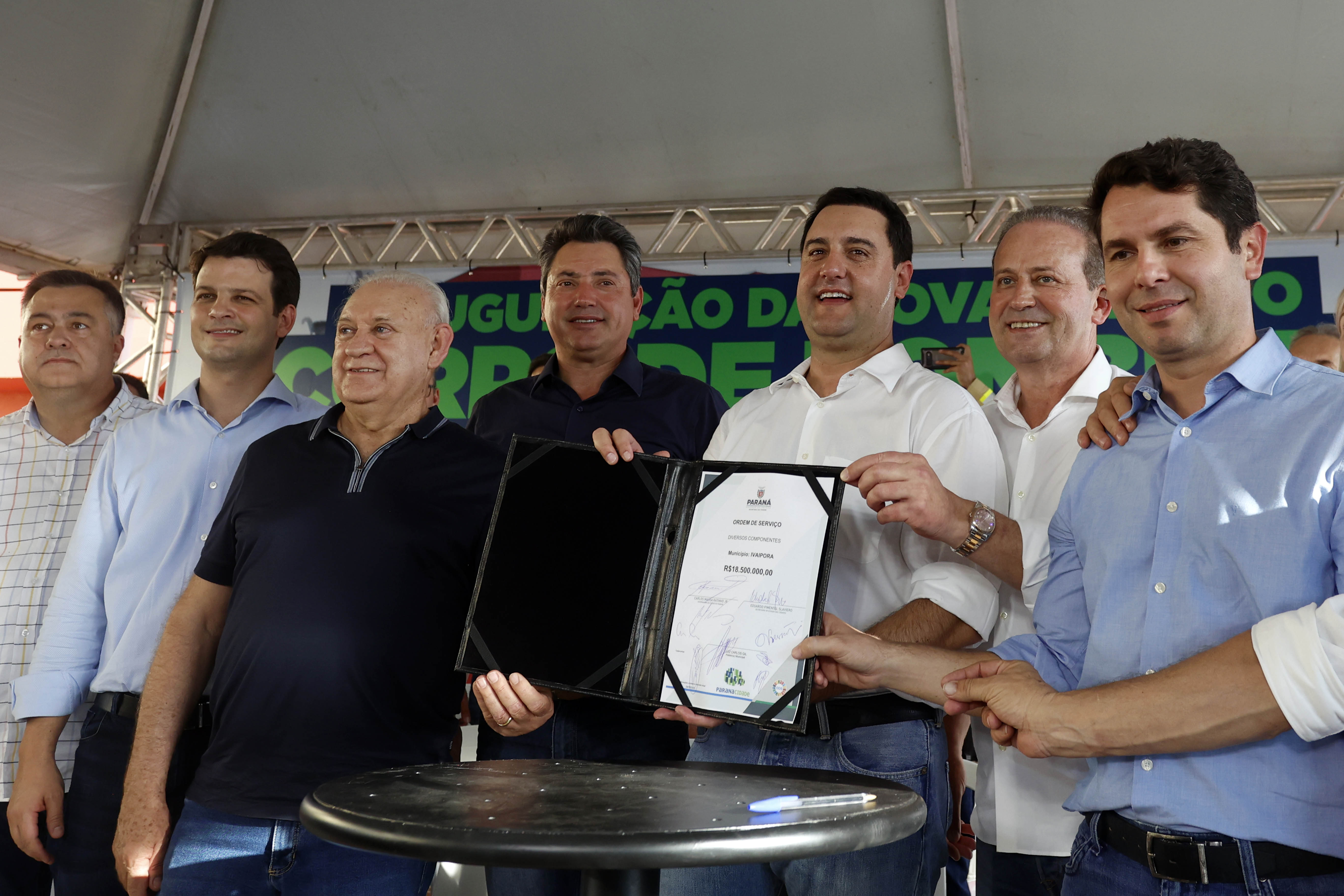 Com um investimento de R$ 8,5 milhões do Governo do Estado, foi inaugurada a nova sede do 1° Subgrupamento de Bombeiros Independente (SGBI) de Ivaiporã nesta quinta-feira (04), data que também marca o Dia Internacional do Bombeiro. O evento contou com a presença do governador Carlos Massa Ratinho Junior, que também anunciou a conclusão da nova Estação de Tratamento de Esgoto da Sanepar na cidade, além de uma série de novos investimentos que beneficiam toda a região do Vale do Ivaí.