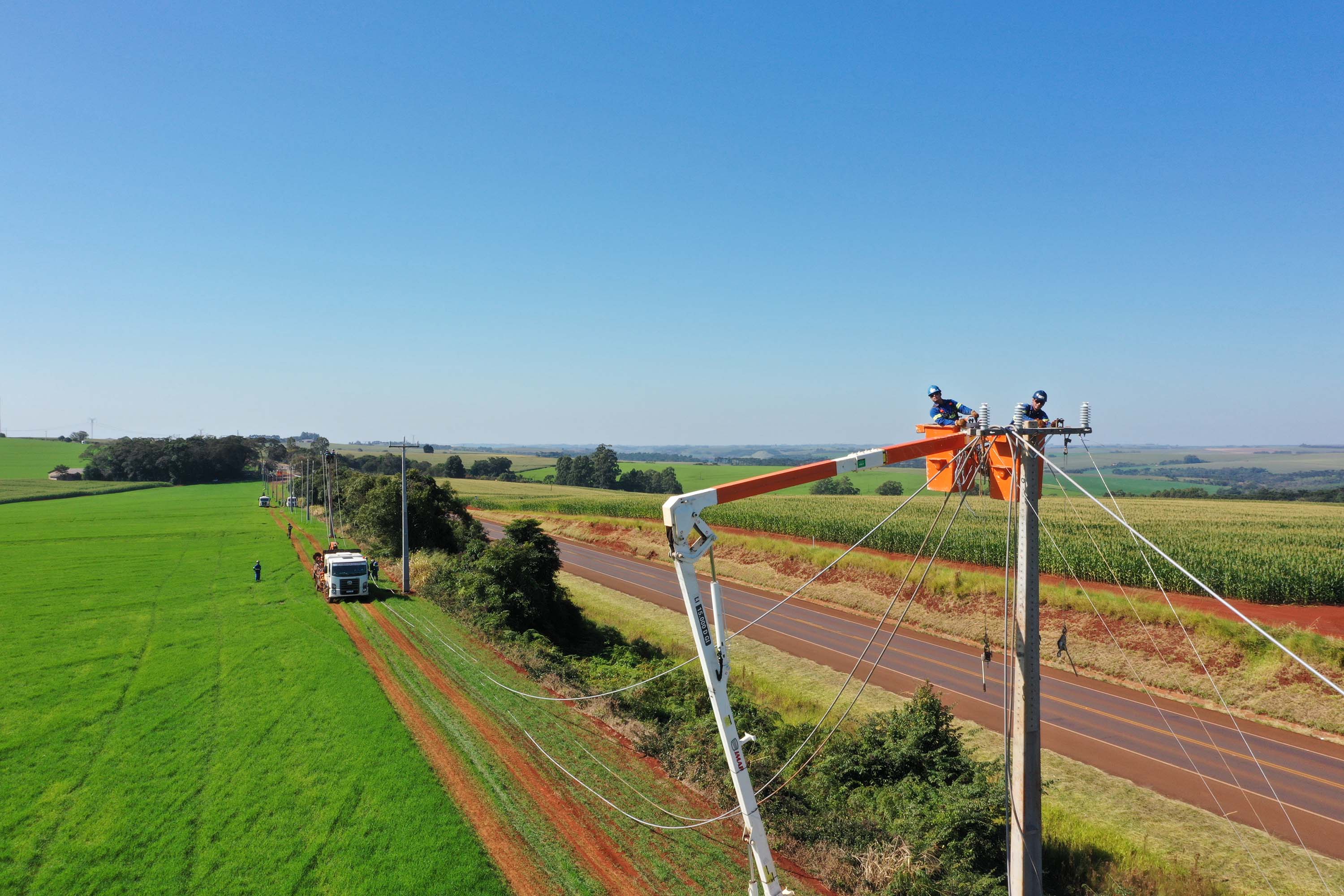 Infraestrutura elétrica do Oeste do PR vai receber mais de R$ 1 bilhão em investimentos nos próximos três anos
