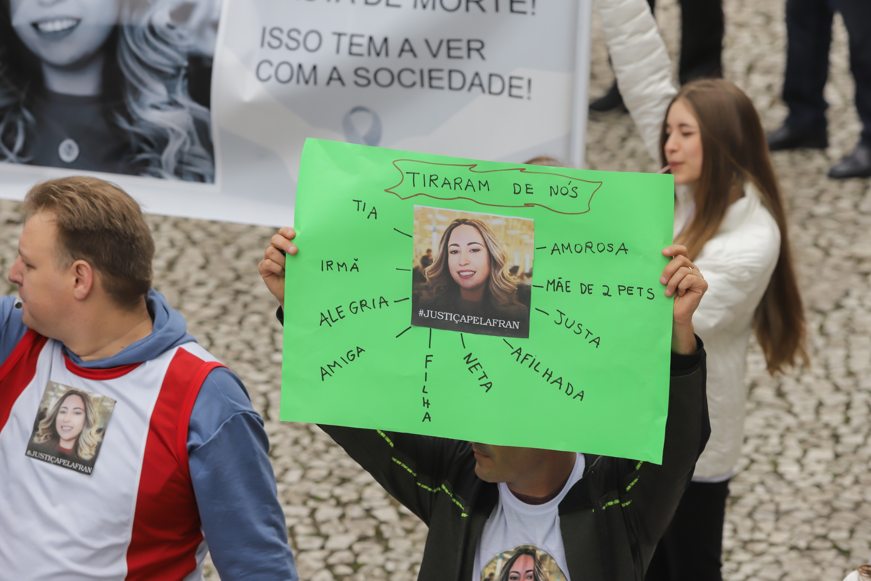 Curitiba, 22 de julho de 2023 - Dentro da programação da Campanha Paraná Unido no Combate ao Feminicídio, promovido pelo Governo do Estado, aconteceu caminhada pela Rua XV de Novembro, centro de Curitiba, com a participação da modelo Luiza Brunet.