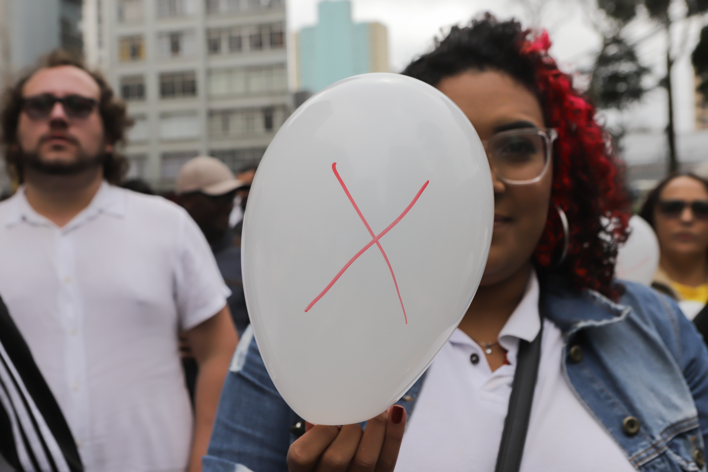 Curitiba, 22 de julho de 2023 - Dentro da programação da Campanha Paraná Unido no Combate ao Feminicídio, promovido pelo Governo do Estado, aconteceu caminhada pela Rua XV de Novembro, centro de Curitiba, com a participação da modelo Luiza Brunet.