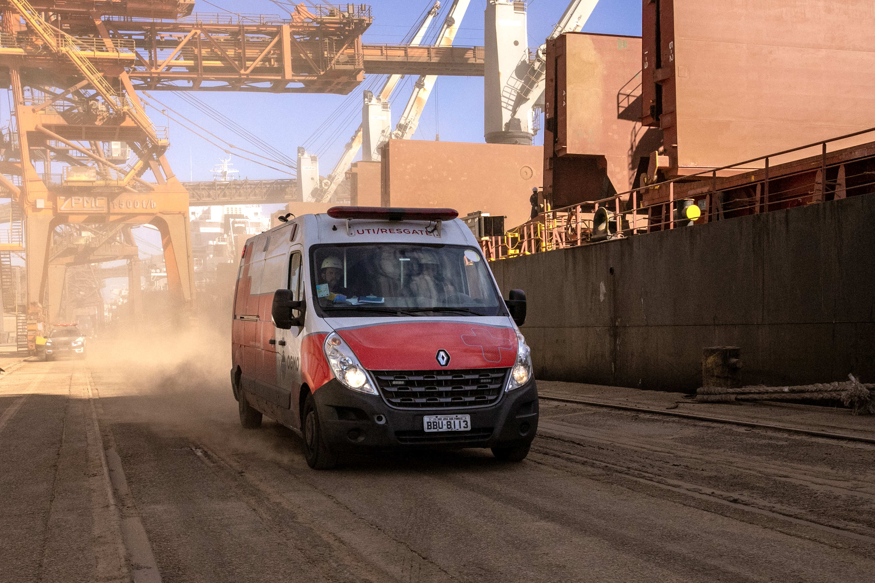 Portos do Paraná realiza simulado de resgate de trabalhador em mar