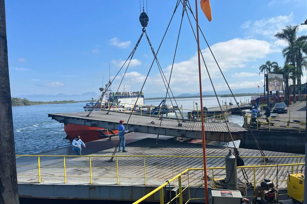 Substituição de ponte flutuante na travessia do Ferry Boat de Guaratuba