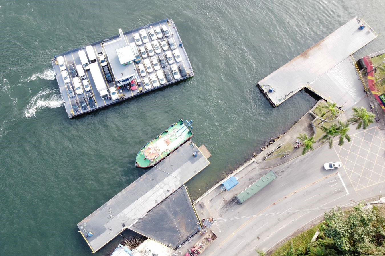 Ferry boat de Guaratuba opera normalmente após troca de ponte