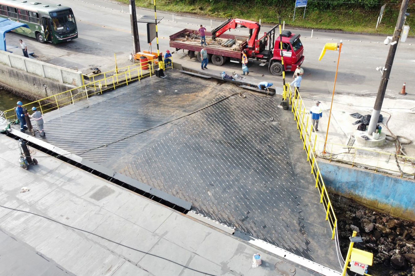 Ferry boat de Guaratuba opera normalmente após troca de ponte
