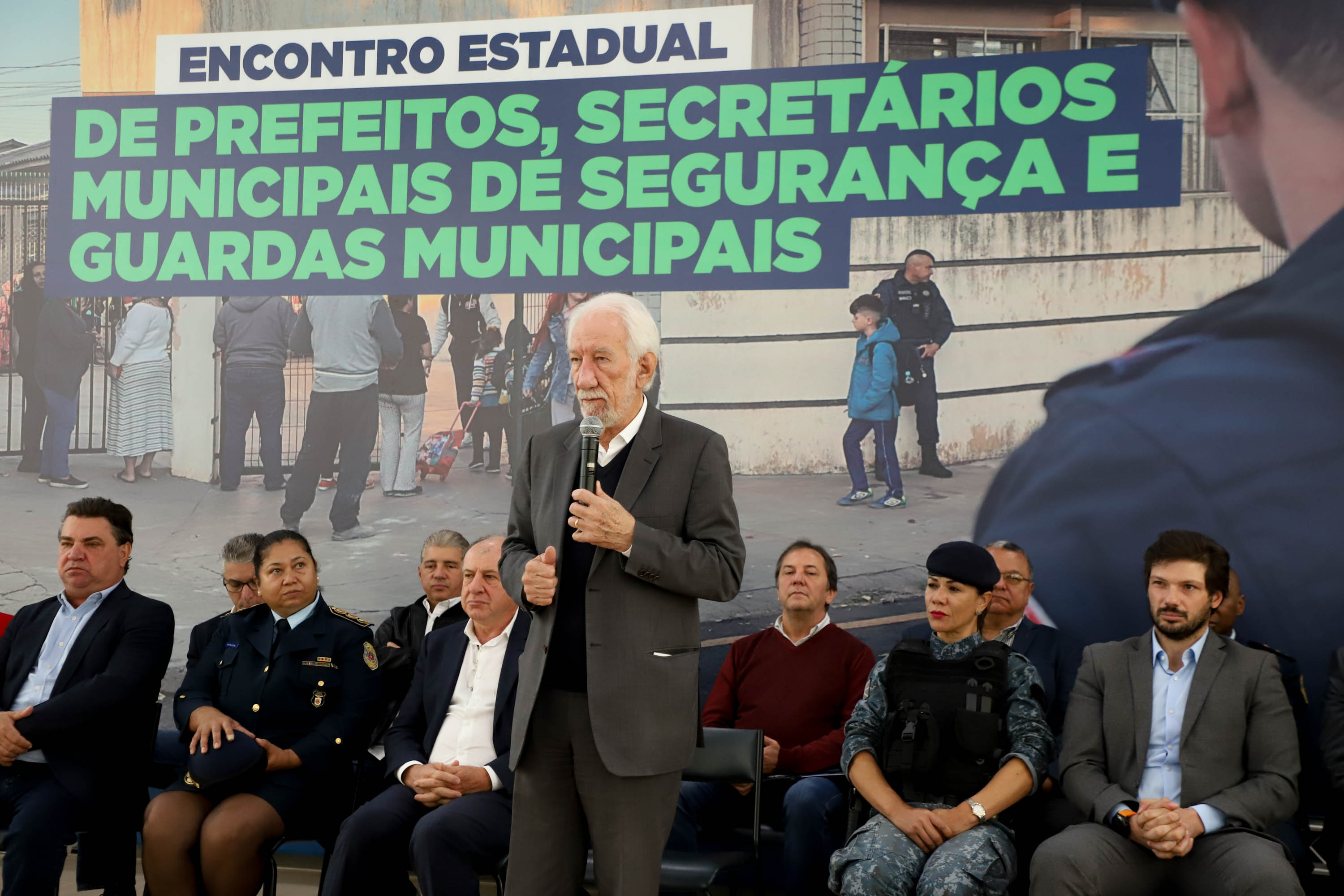 Governador em exercício Darci Piana participa do Encontro Estadual de Prefeitos, Secretários Municipais de Segurança e Guardas Municipais  -