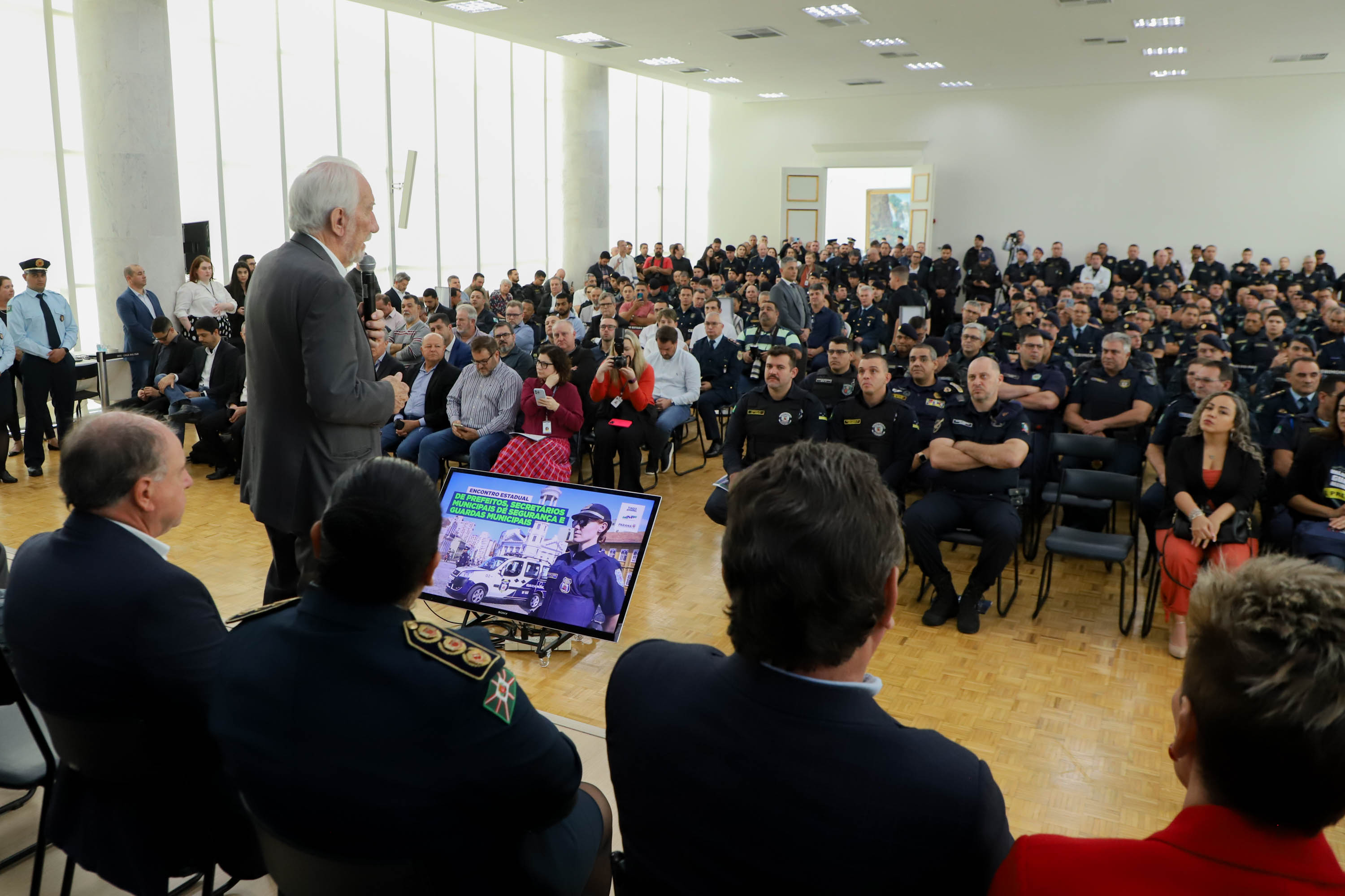 Governador em exercício Darci Piana participa do Encontro Estadual de Prefeitos, Secretários Municipais de Segurança e Guardas Municipais  -