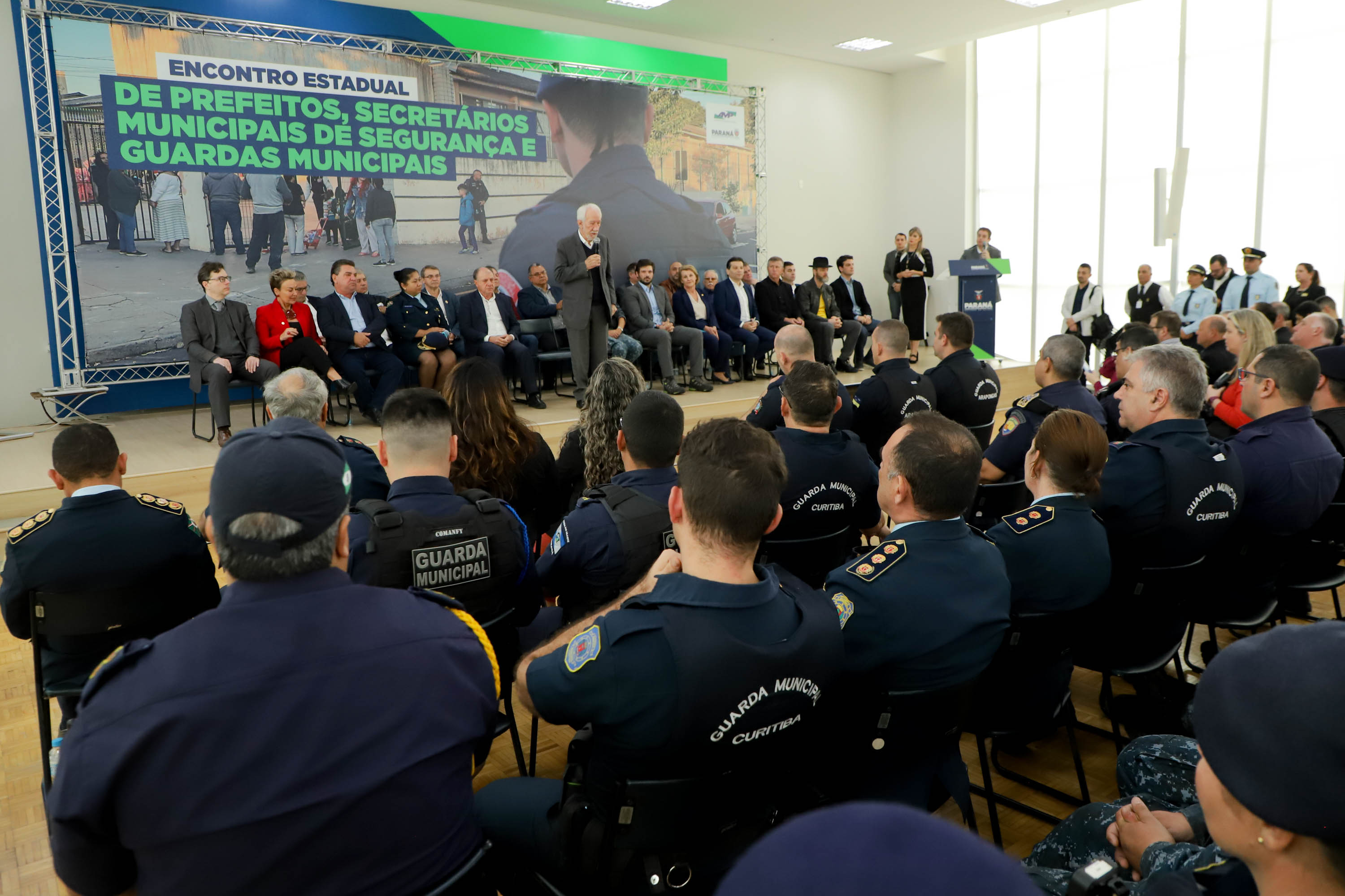 Governador em exercício Darci Piana participa do Encontro Estadual de Prefeitos, Secretários Municipais de Segurança e Guardas Municipais  -