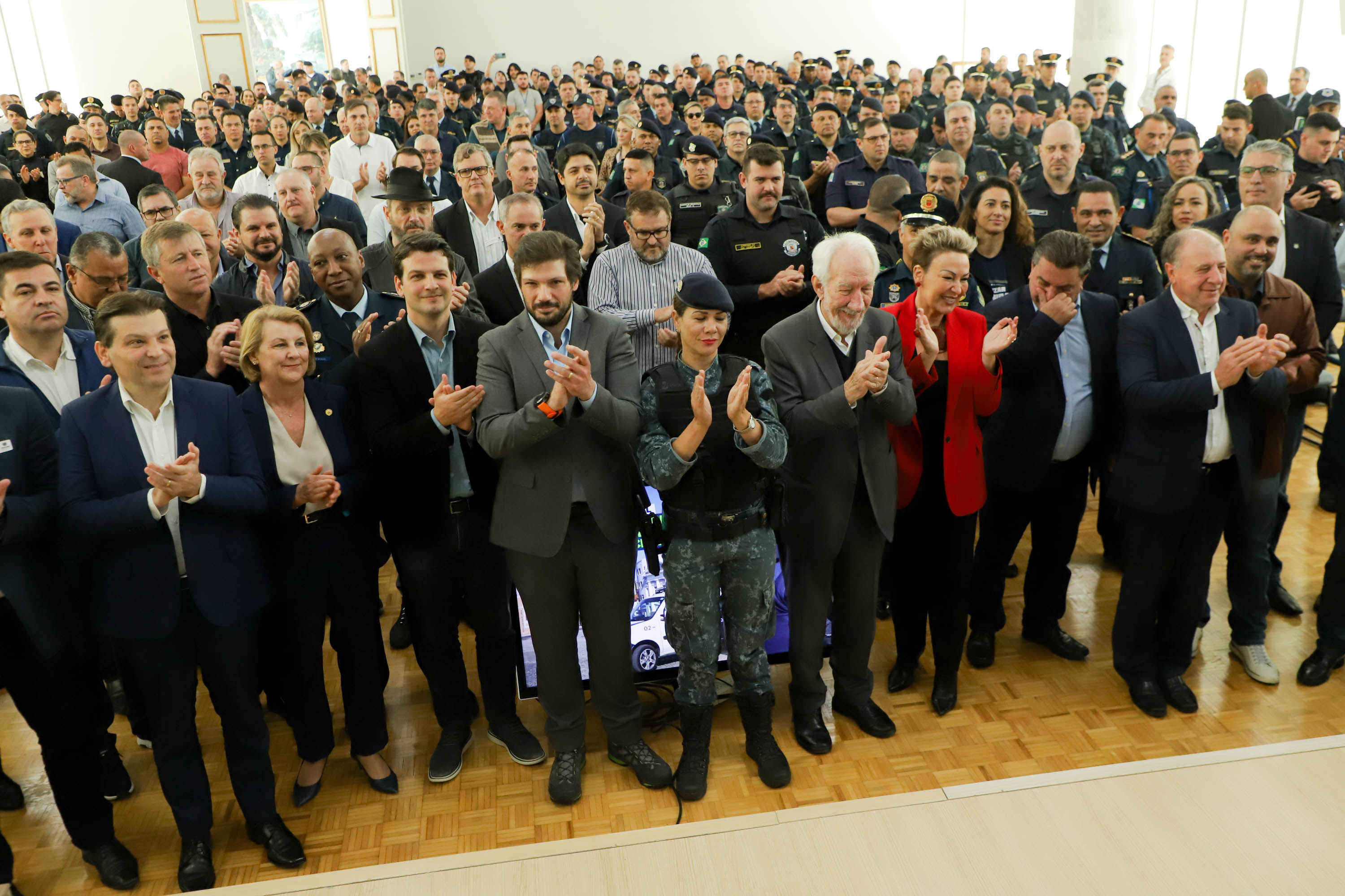 Governador em exercício Darci Piana participa do Encontro Estadual de Prefeitos, Secretários Municipais de Segurança e Guardas Municipais  -