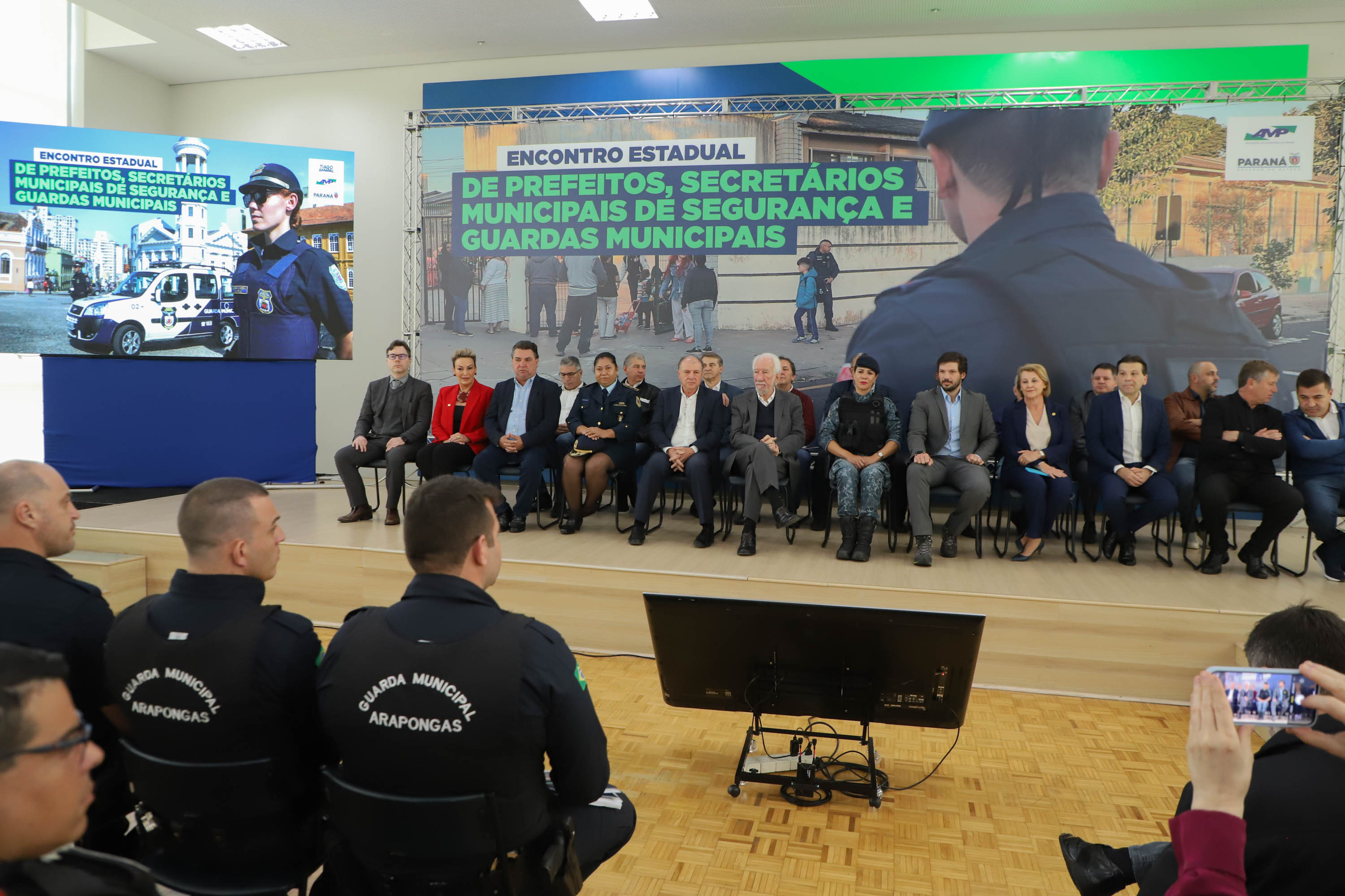 Governador em exercício Darci Piana participa do Encontro Estadual de Prefeitos, Secretários Municipais de Segurança e Guardas Municipais  -