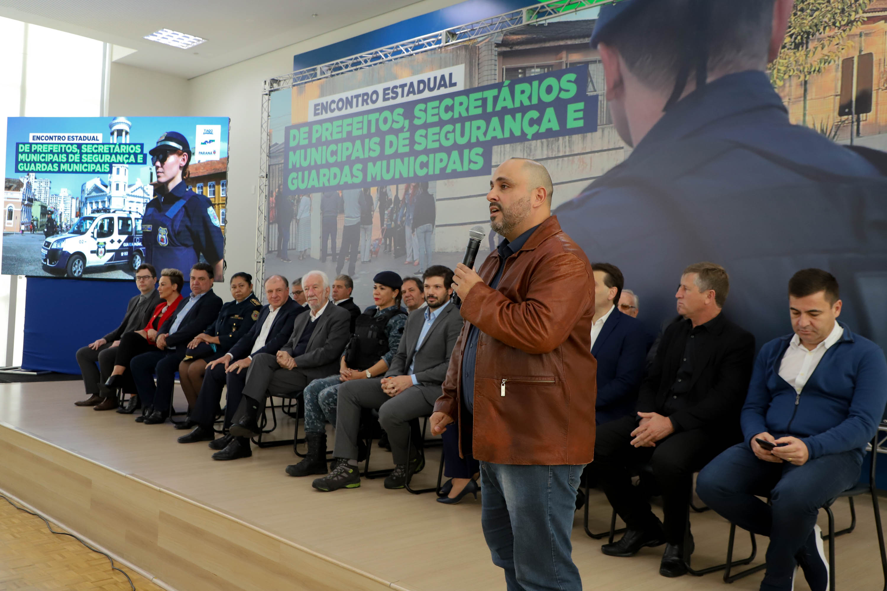 Governador em exercício Darci Piana participa do Encontro Estadual de Prefeitos, Secretários Municipais de Segurança e Guardas Municipais  -