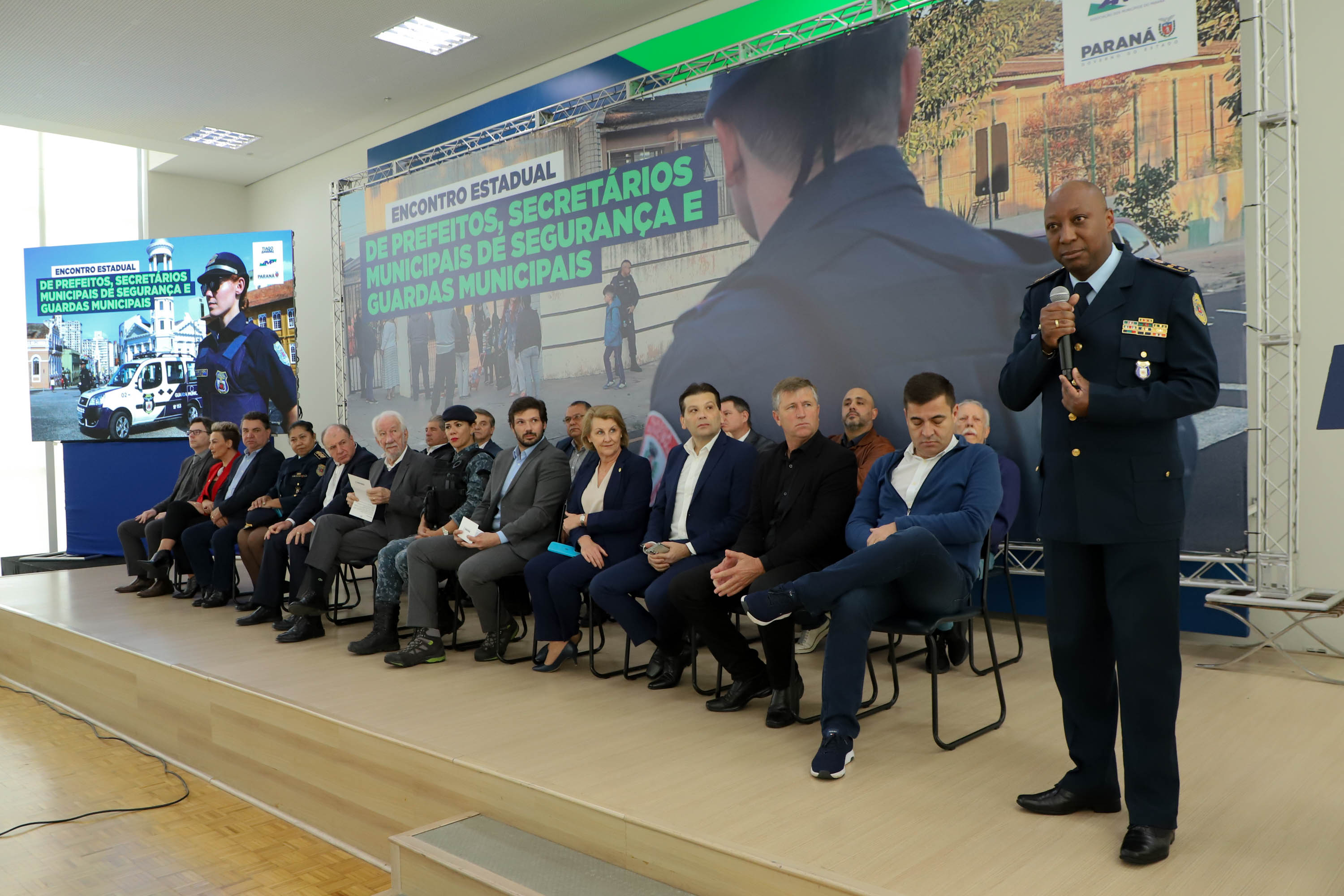 Governador em exercício Darci Piana participa do Encontro Estadual de Prefeitos, Secretários Municipais de Segurança e Guardas Municipais  -