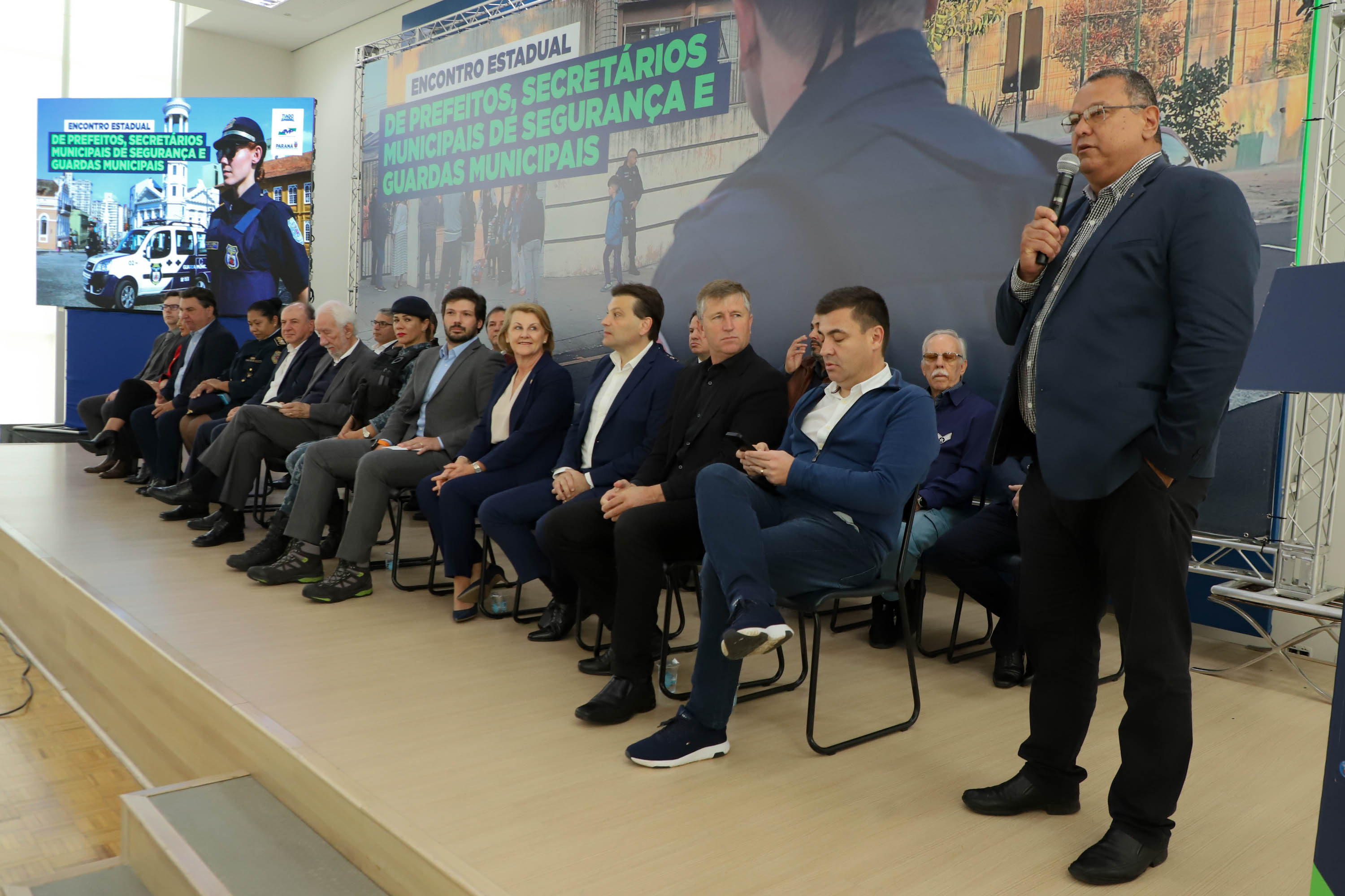 Governador em exercício Darci Piana participa do Encontro Estadual de Prefeitos, Secretários Municipais de Segurança e Guardas Municipais  -