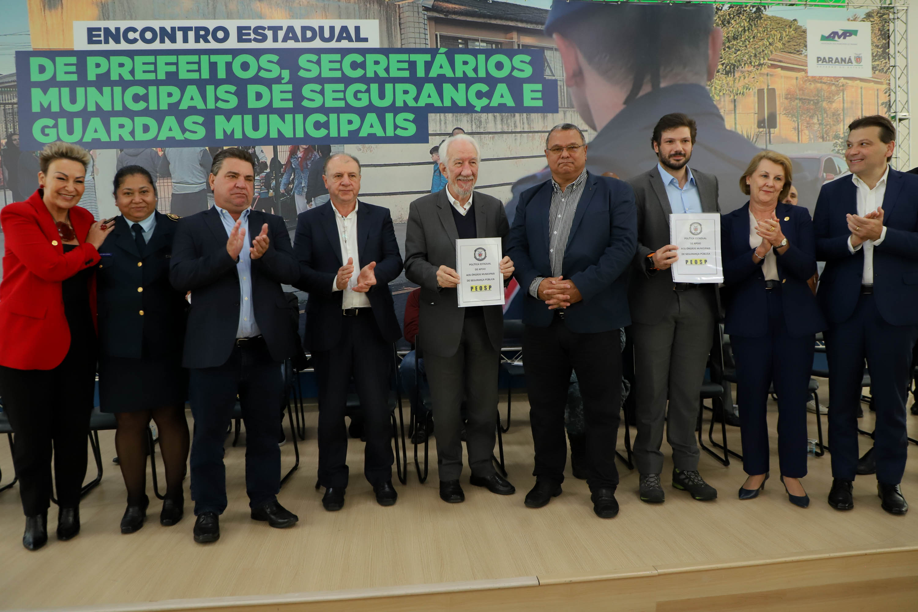 Governador em exercício Darci Piana participa do Encontro Estadual de Prefeitos, Secretários Municipais de Segurança e Guardas Municipais  -