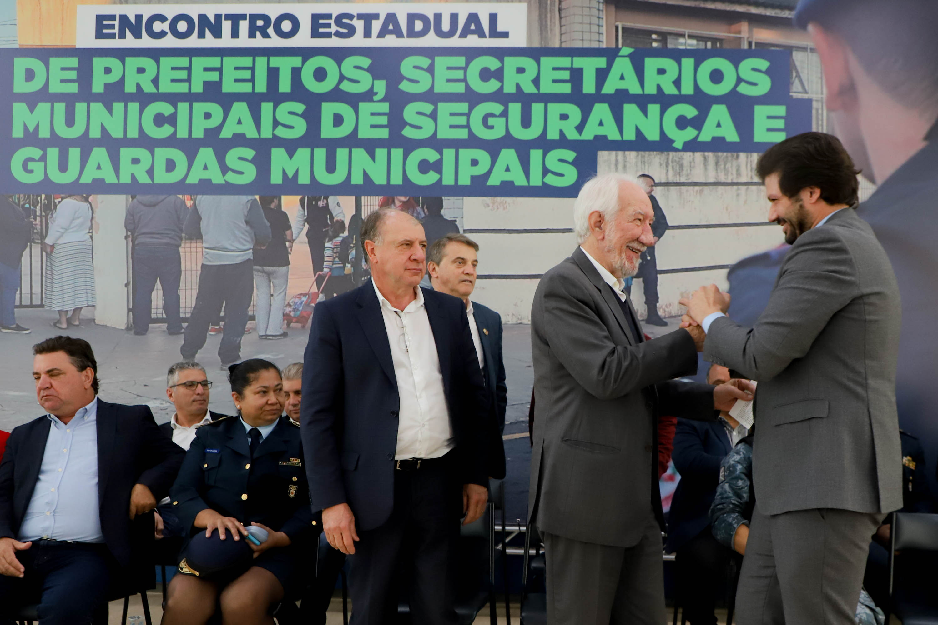 Governador em exercício Darci Piana participa do Encontro Estadual de Prefeitos, Secretários Municipais de Segurança e Guardas Municipais  -