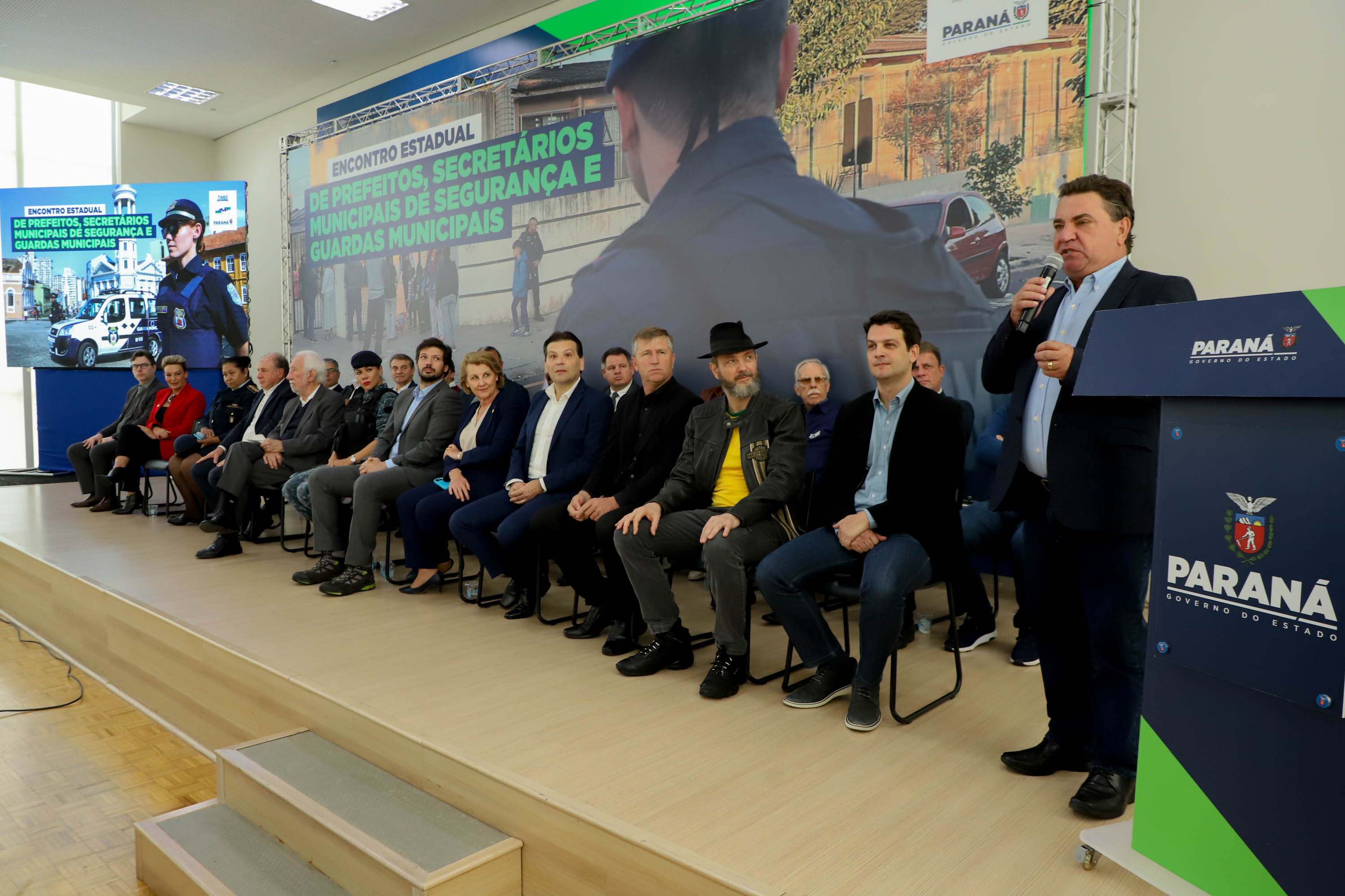 Governador em exercício Darci Piana participa do Encontro Estadual de Prefeitos, Secretários Municipais de Segurança e Guardas Municipais  -