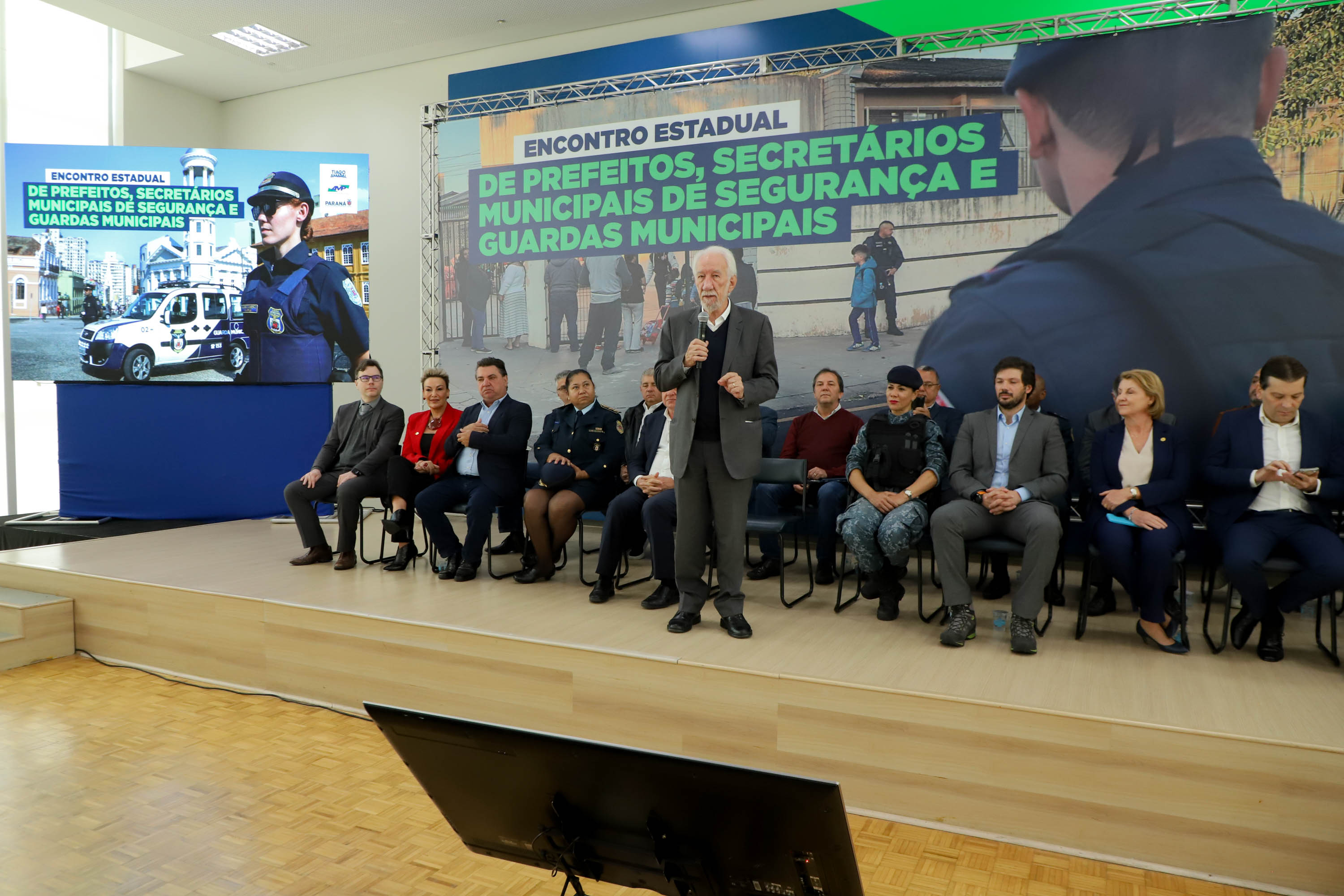 Governador em exercício Darci Piana participa do Encontro Estadual de Prefeitos, Secretários Municipais de Segurança e Guardas Municipais  -