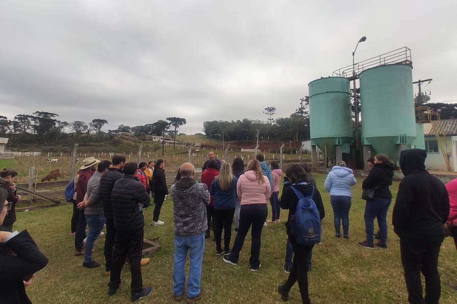 Professores e agentes de saúde recebem formação da Sanepar em saneamento ambiental