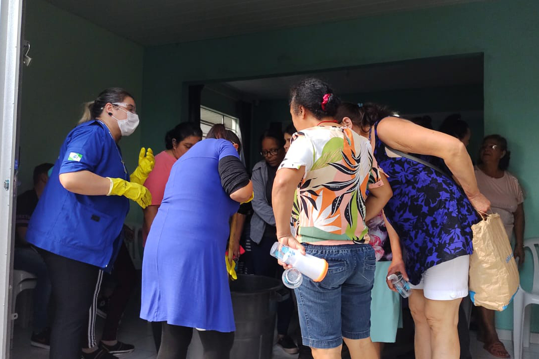Mulheres de União da Vitória aprendem a fazer sabão ecológico