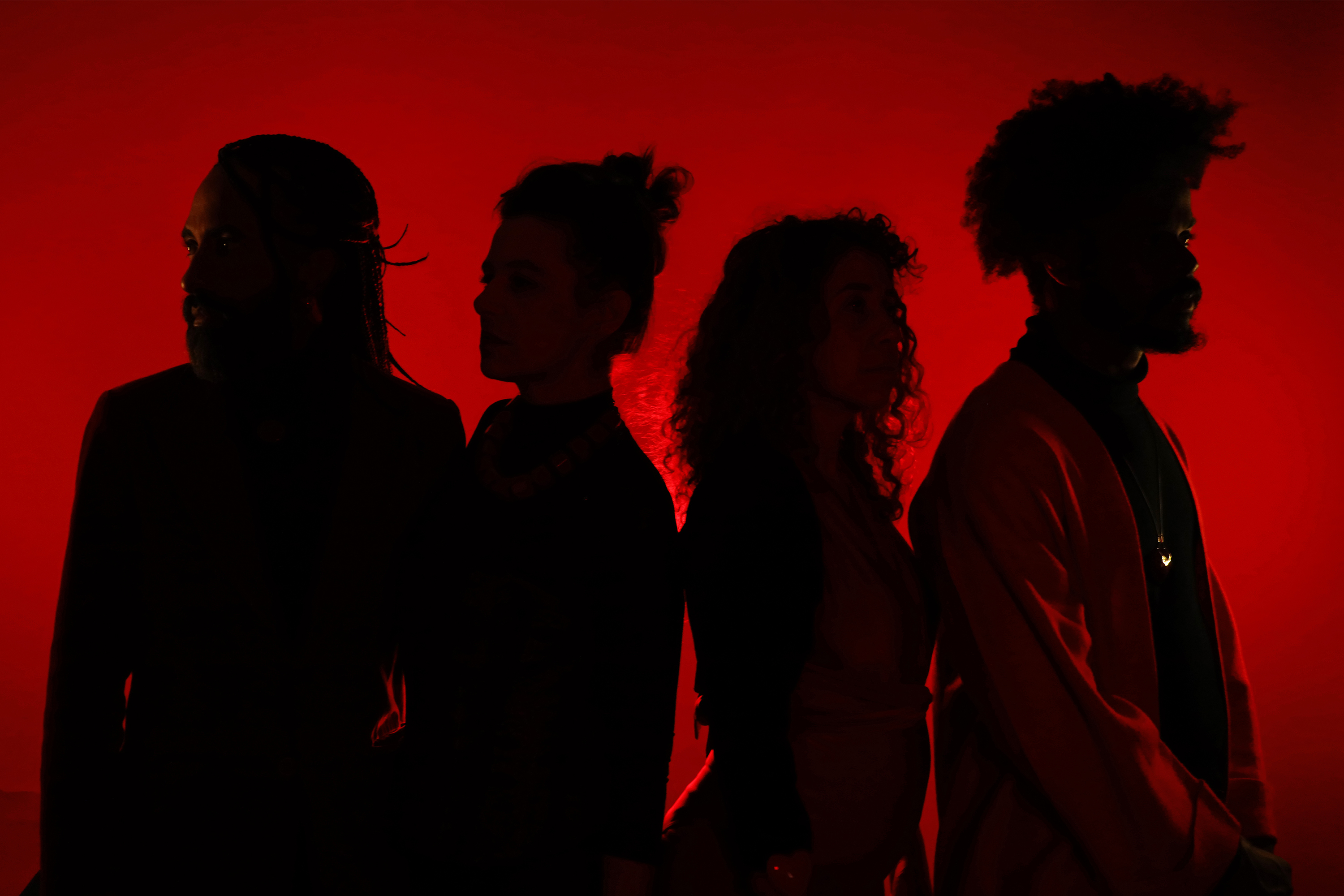 Em Libras e Português, companhia curitibana usa o teatro para pensar as línguas