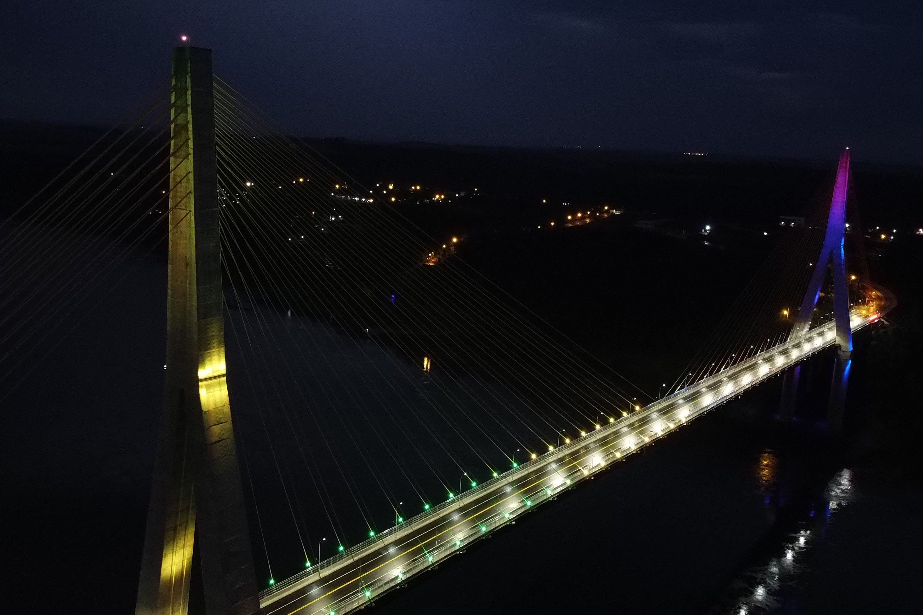 Teste de iluminação cênica marca fim dos trabalhos na Ponte da Integração Brasil