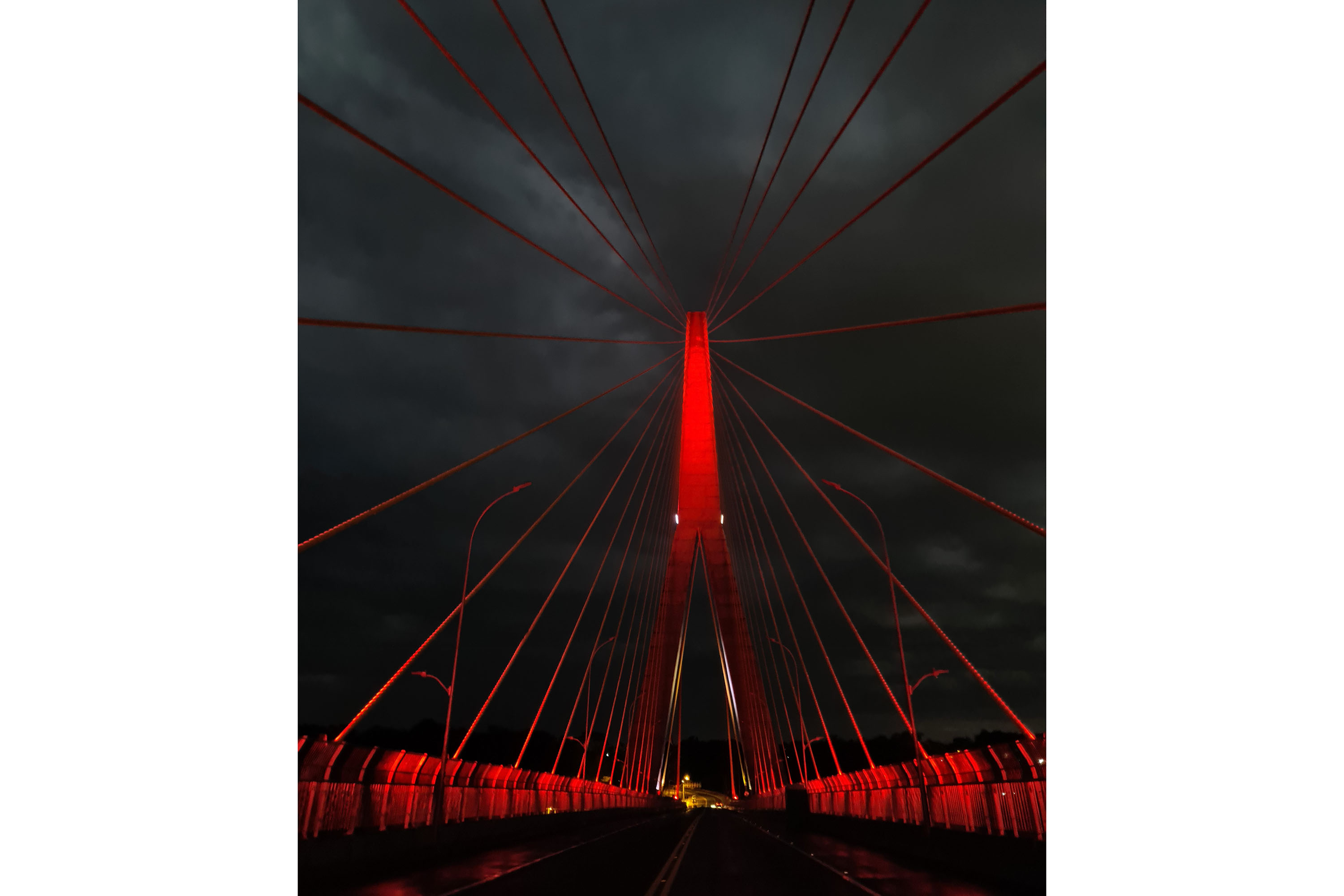 Teste de iluminação cênica marca fim dos trabalhos na Ponte da Integração Brasil