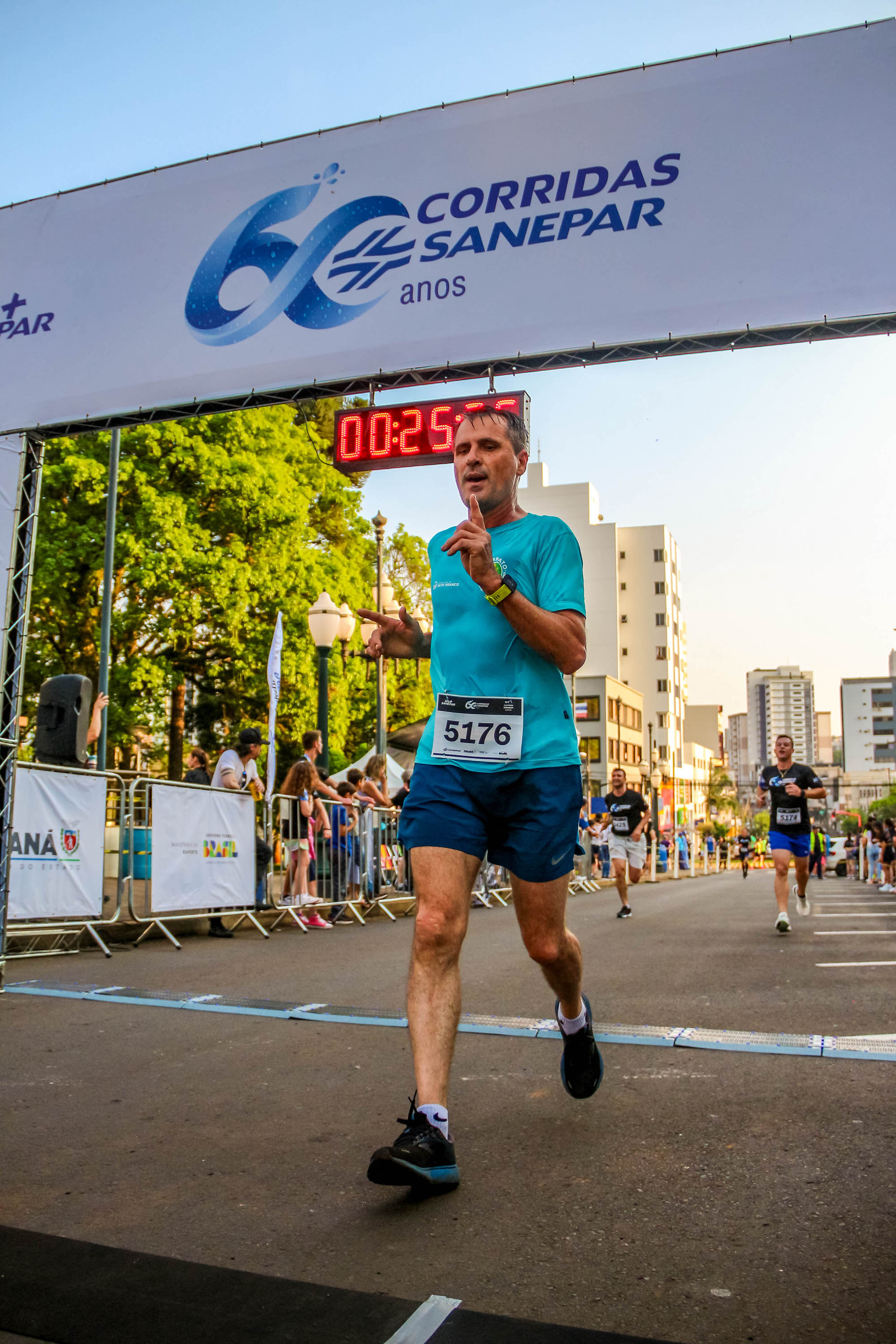 Corrida de Rua pelos 60 anos da Sanepar reúne mais de 750 atletas em Pato Branco