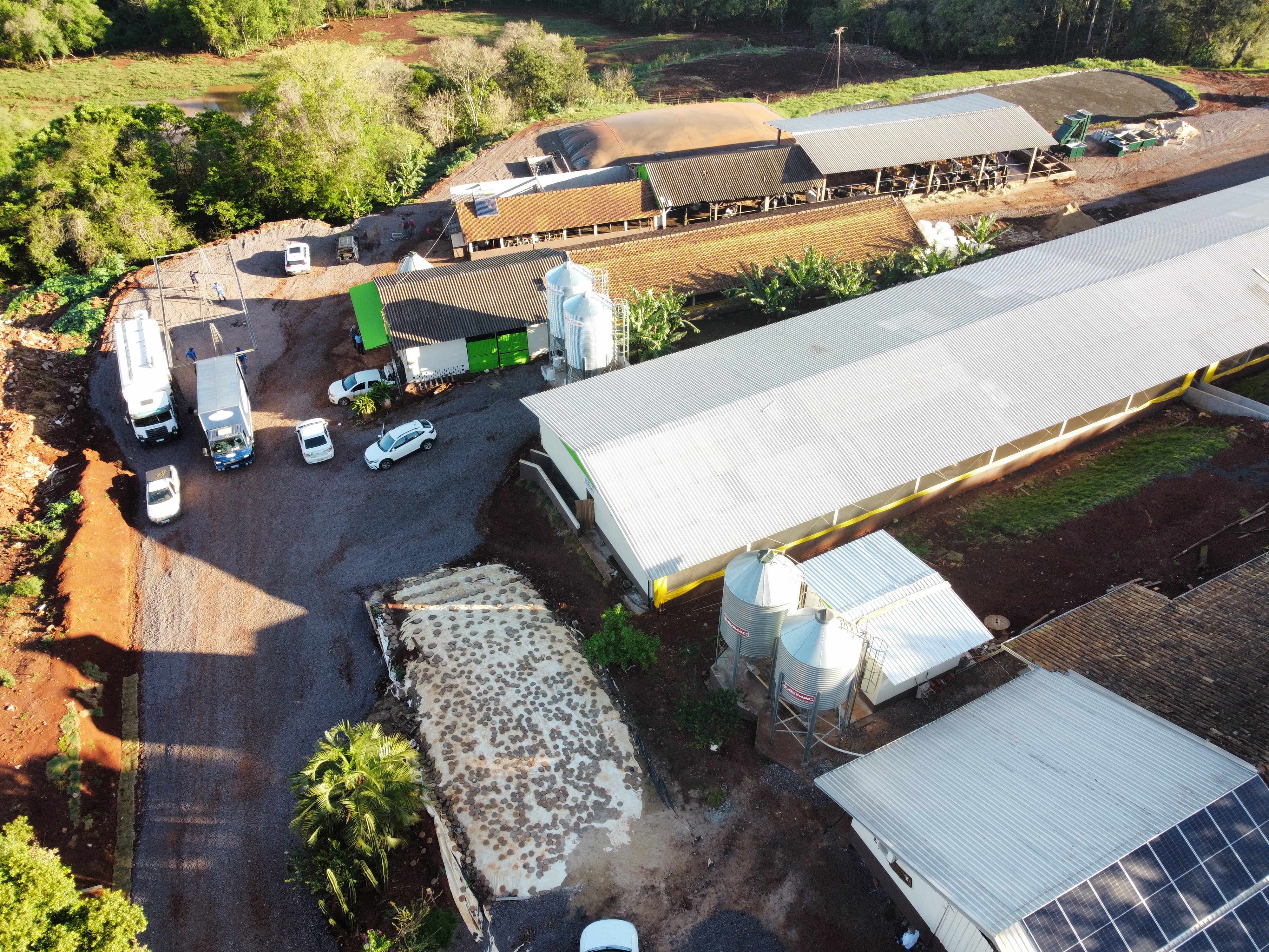 inauguração de mais um sistema para a produção de biogás e biometano, instalado na Granja Angst, em Toledo, no Oeste do Paraná.