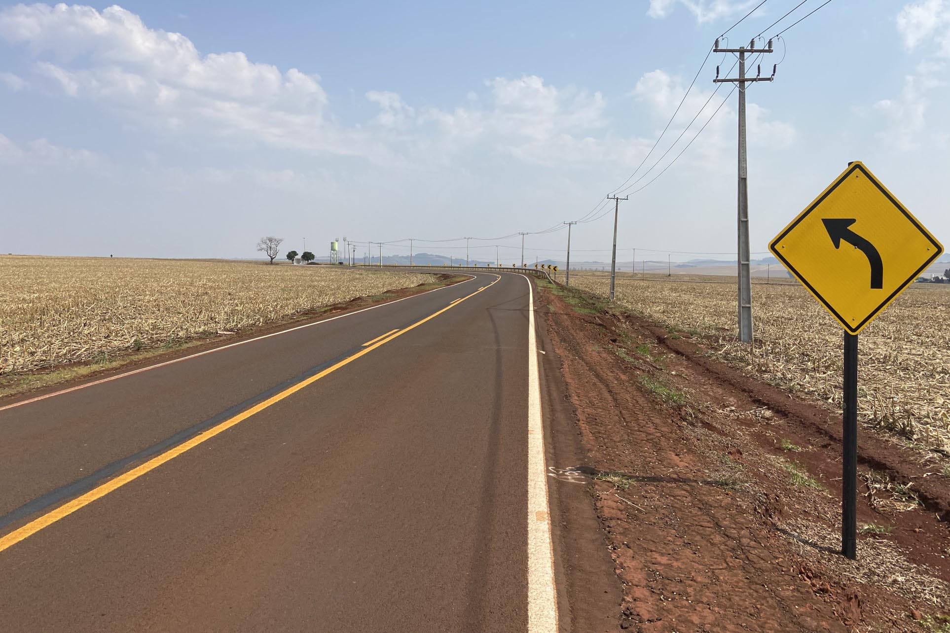 Rodovia entre Doutor Camargo e Floresta tem obras de segurança viária e recuperação de erosão