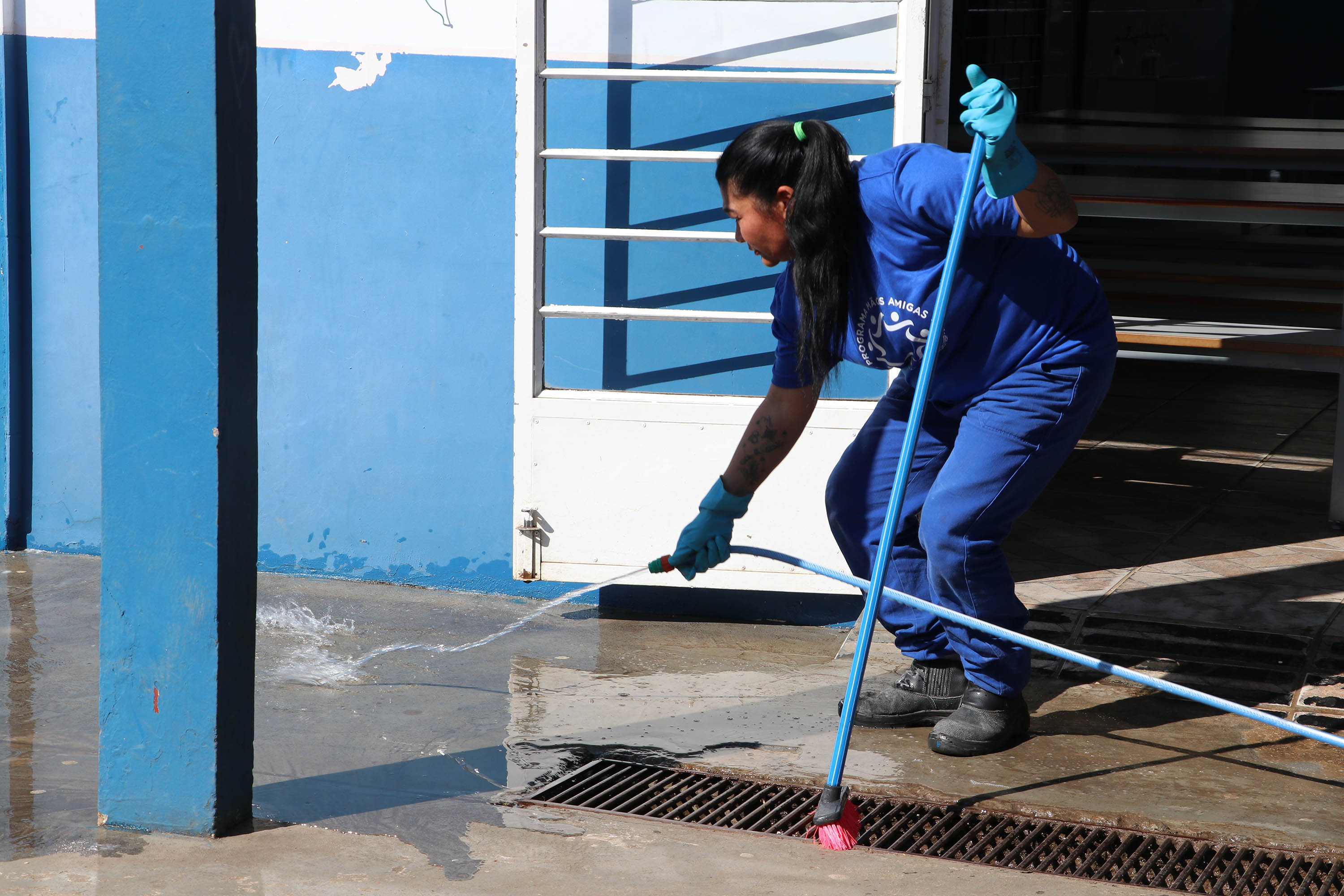 Programa Mãos Amigas conta com equipe feminina para atendimento a colégios da rede estadual em Curitiba