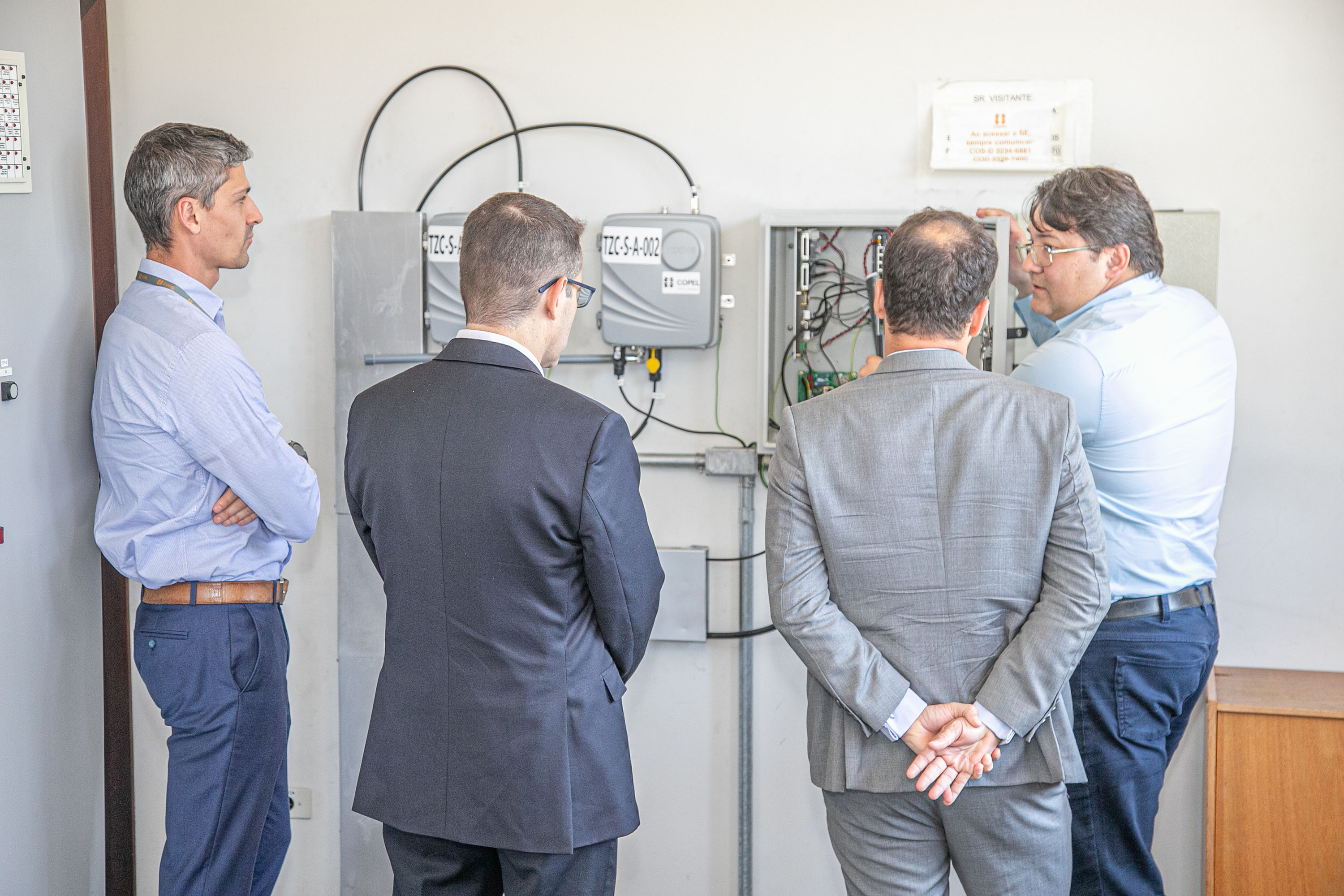 Aneel faz visita técnica especial para conhecer medidores inteligentes da Copel