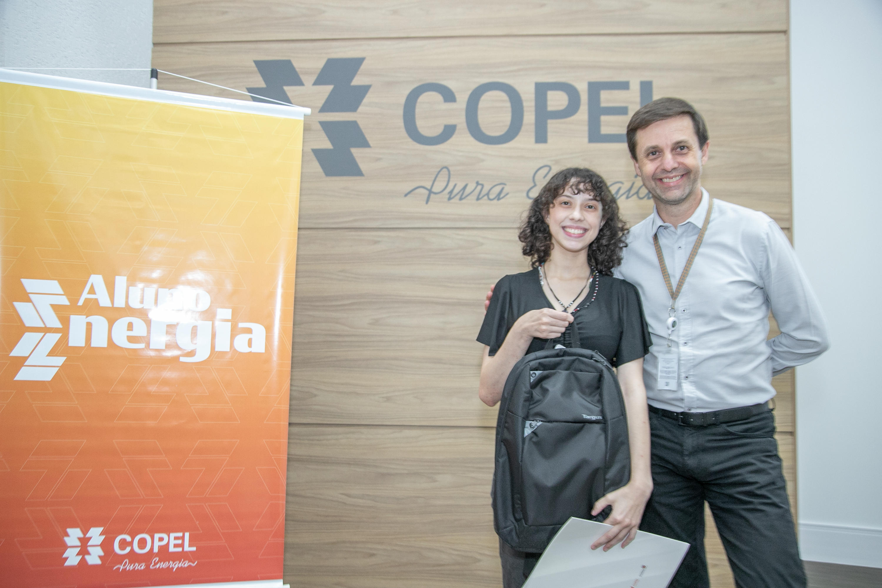 Copel divulga relação de estudantes que vão ganhar bolsa e mentoria por 5 anos