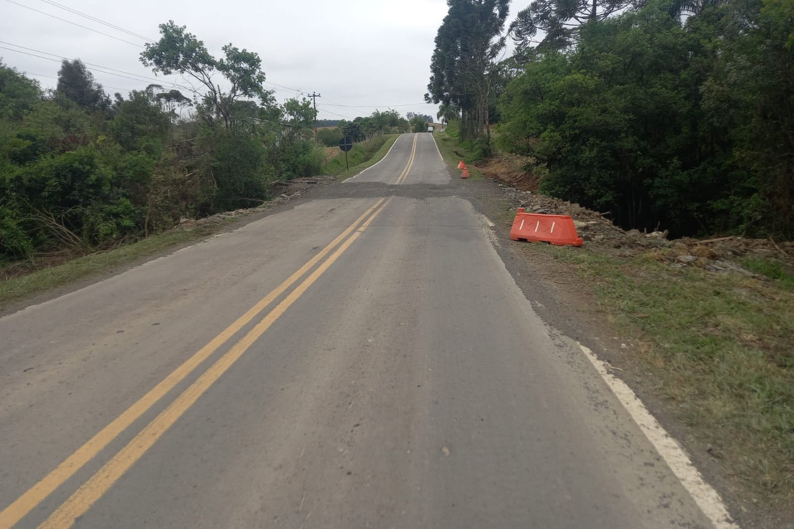 DER homologa obra de novo bueiro em rodovia de Irati